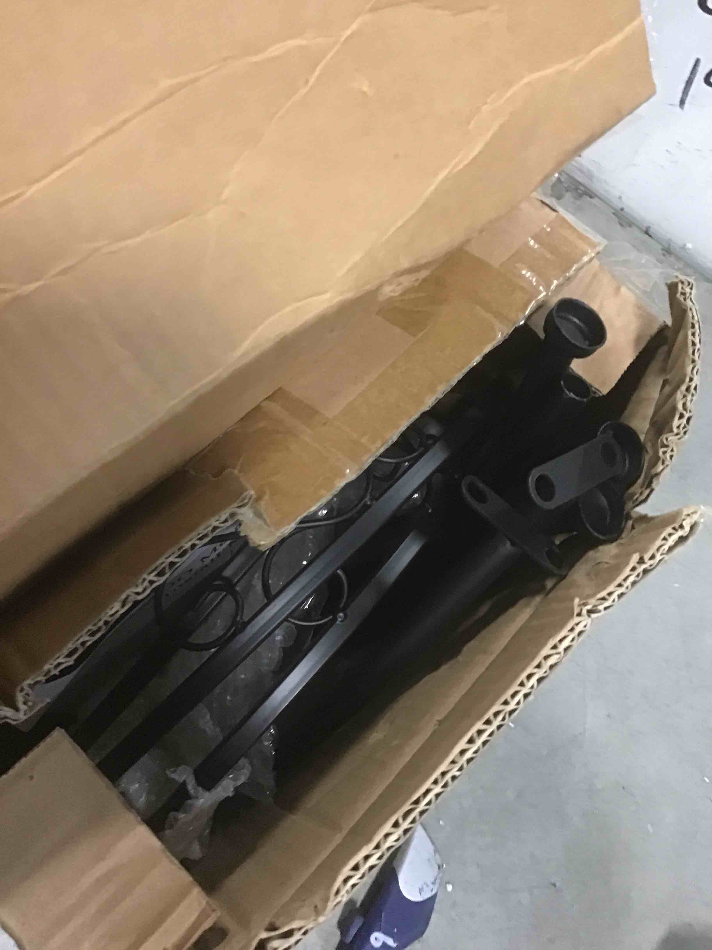 https://s3.amazonaws.com/lotting-images-prod/bidfta/GRA1878626_1736534427213.jpeg