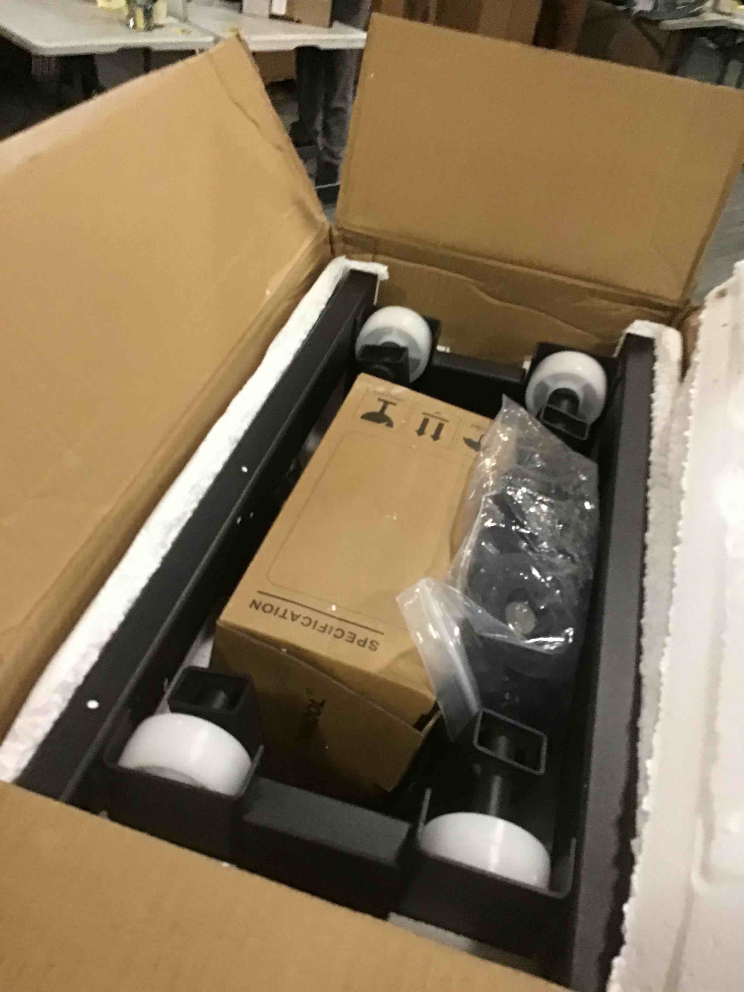 https://s3.amazonaws.com/lotting-images-prod/bidfta/GRA1878707_1736771564137.jpeg