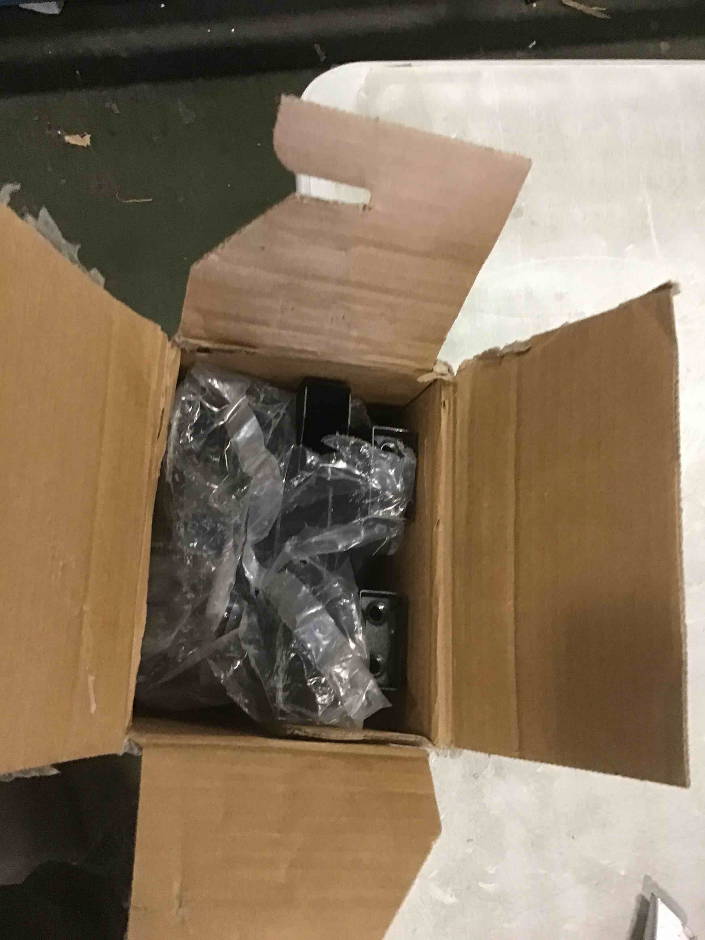 https://s3.amazonaws.com/lotting-images-prod/bidfta/GRA1878815_1736782541939.jpeg