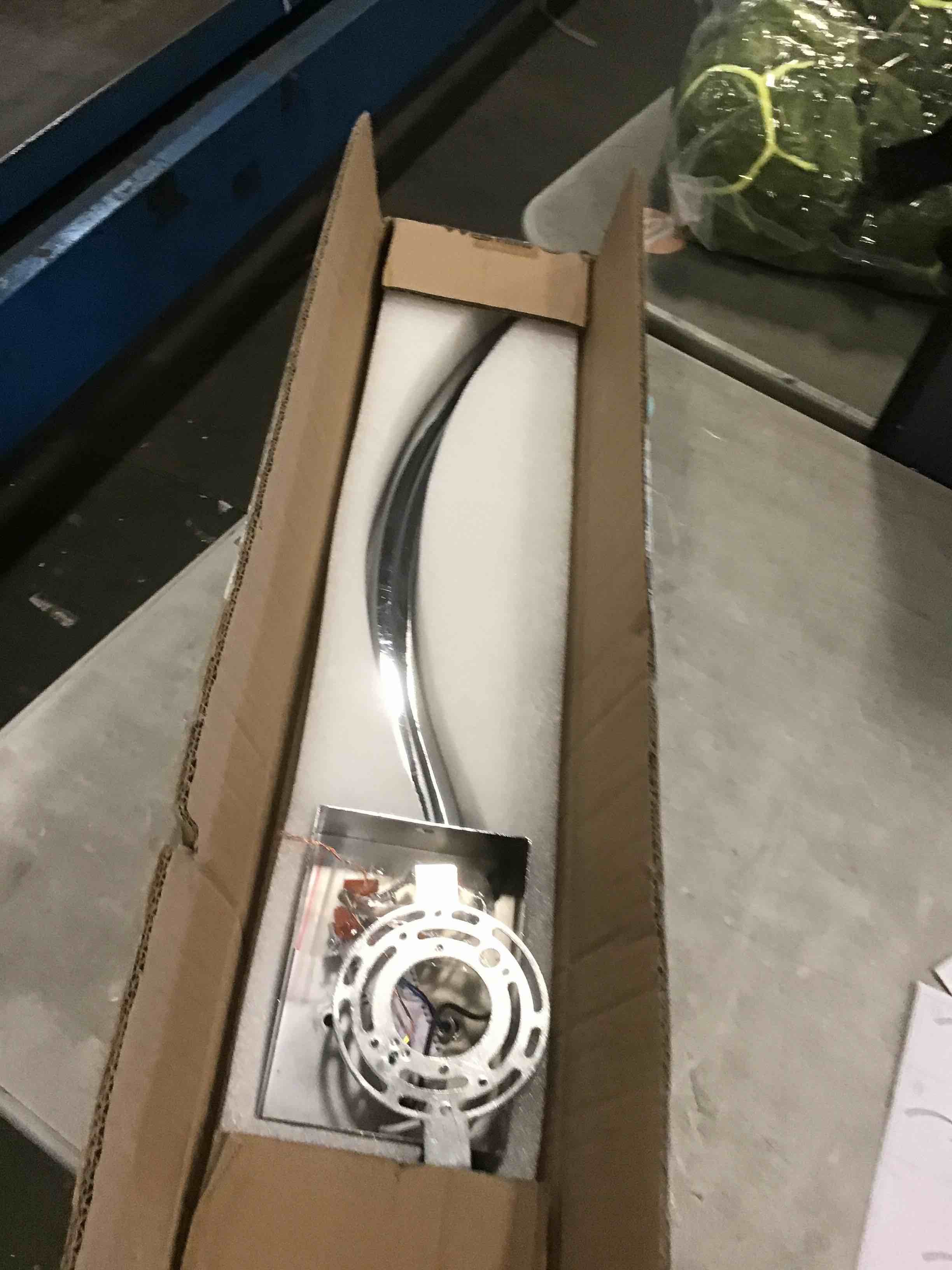 https://s3.amazonaws.com/lotting-images-prod/bidfta/GRA1878864_1736787334421.jpeg