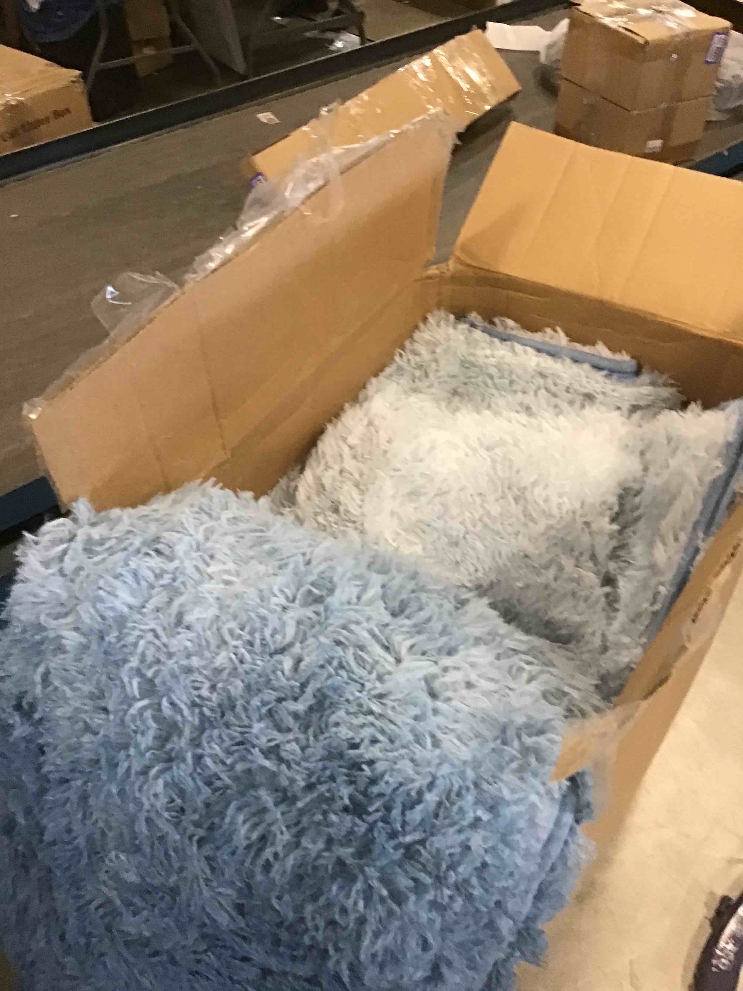 https://s3.amazonaws.com/lotting-images-prod/bidfta/GRA1878945_1736795937122.jpeg