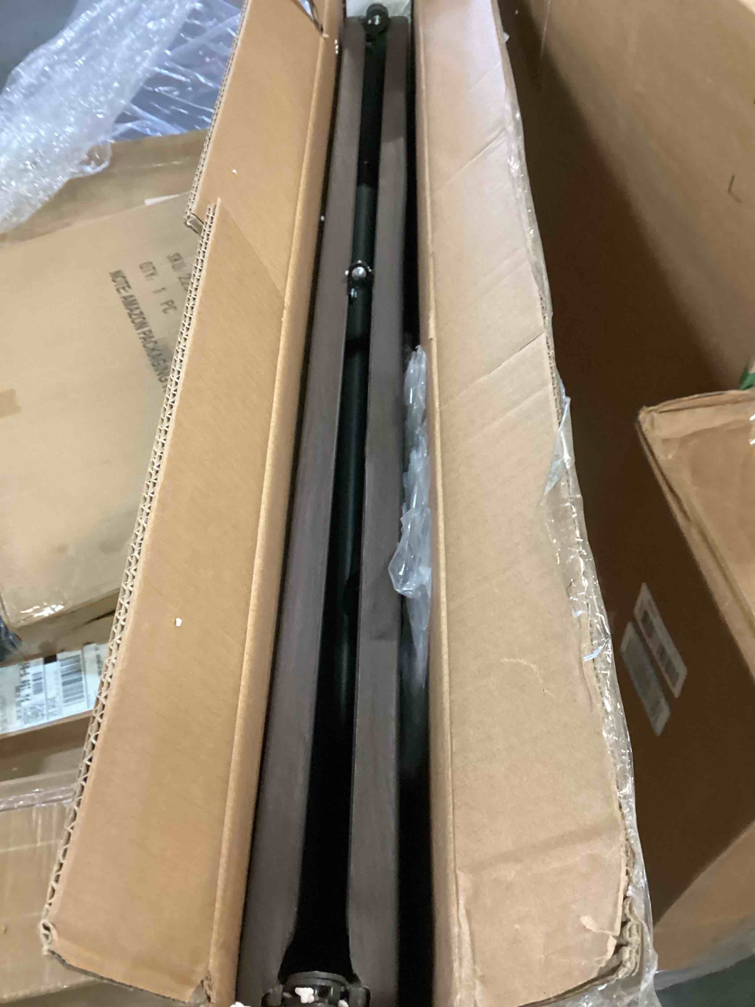 https://s3.amazonaws.com/lotting-images-prod/bidfta/GRA1879144_1741718683269.jpeg