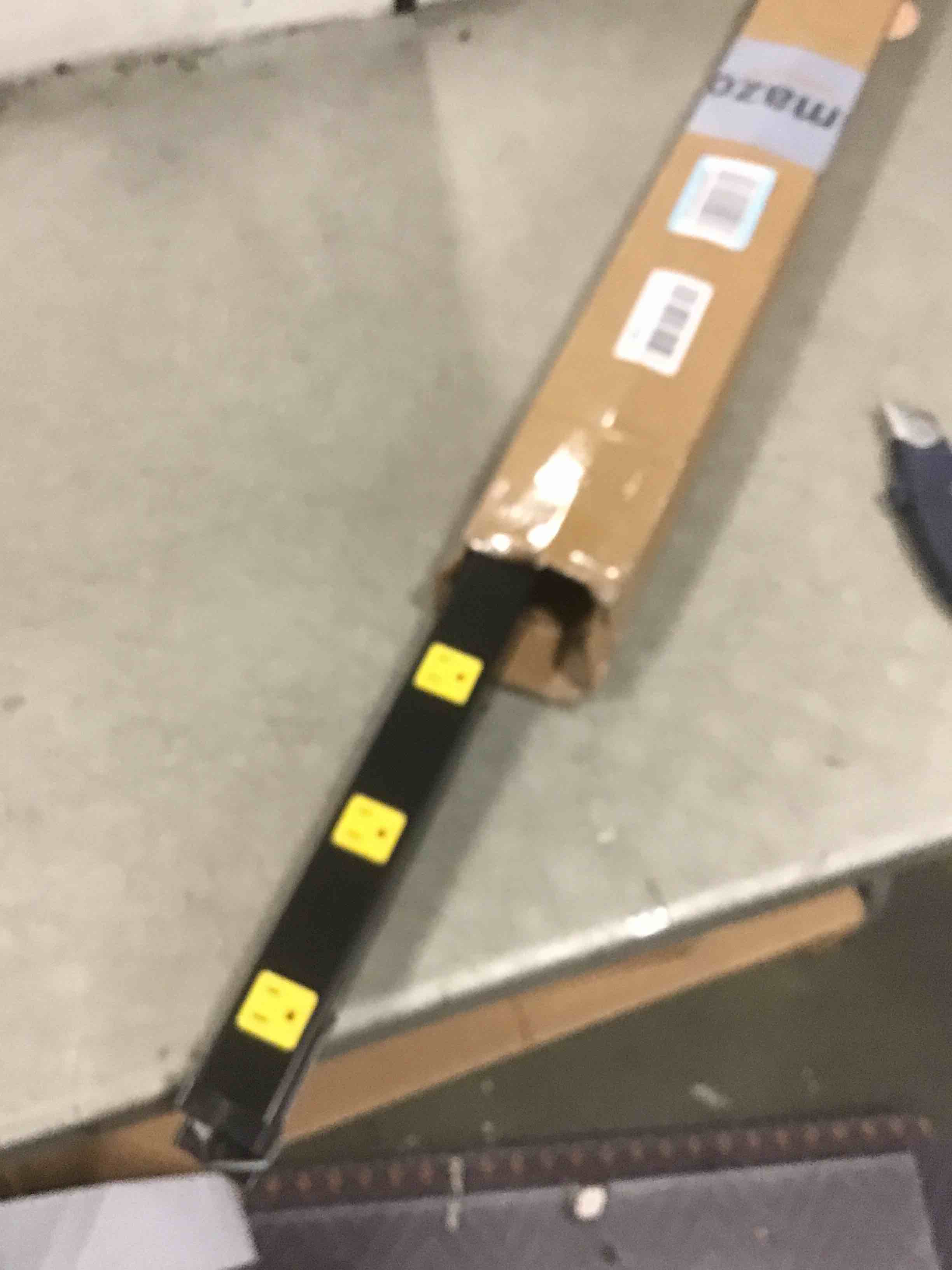 https://s3.amazonaws.com/lotting-images-prod/bidfta/GRA1879954_1742568668249.jpeg