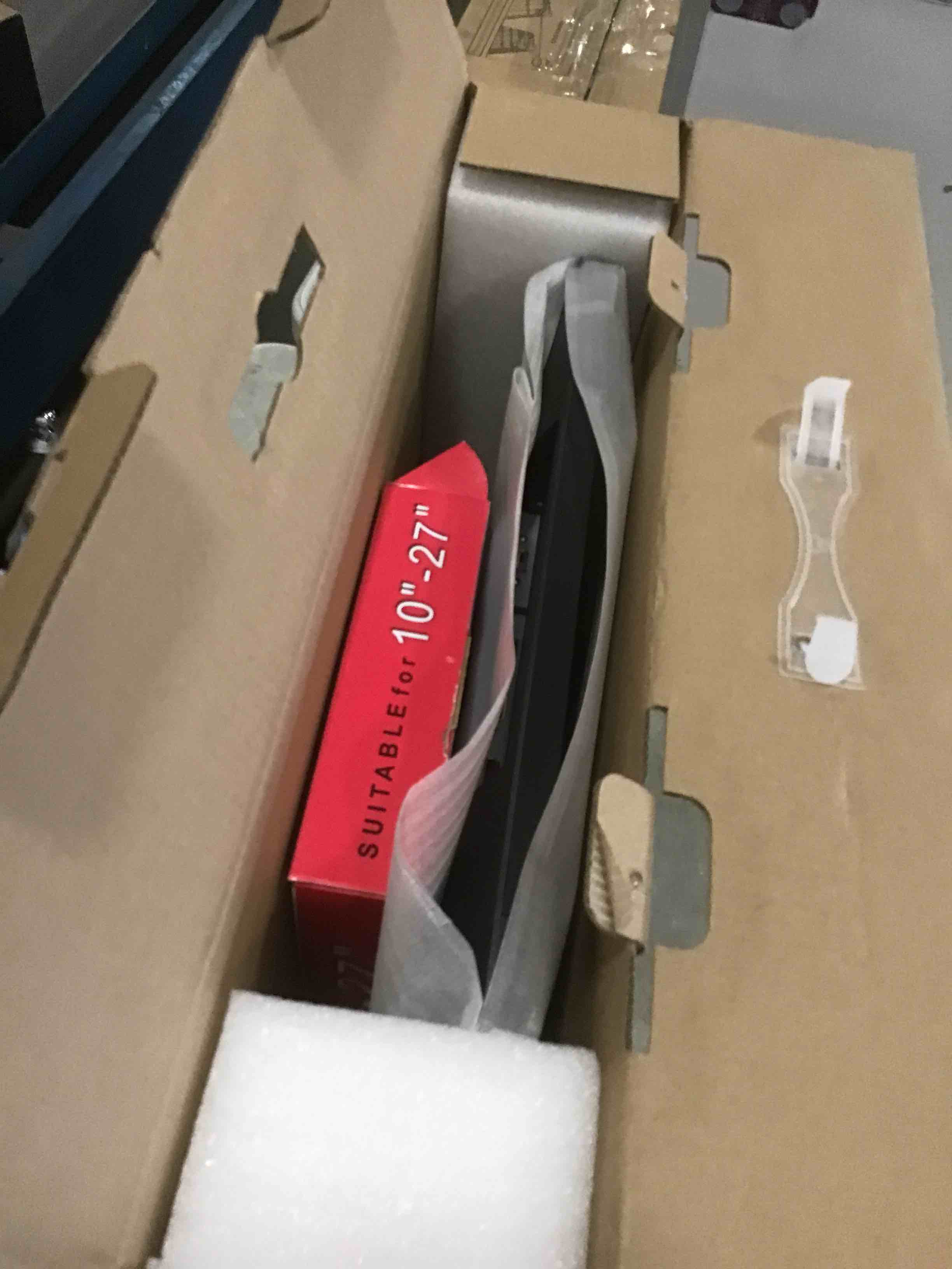 https://s3.amazonaws.com/lotting-images-prod/bidfta/GRA1880737_1743011318651.jpeg