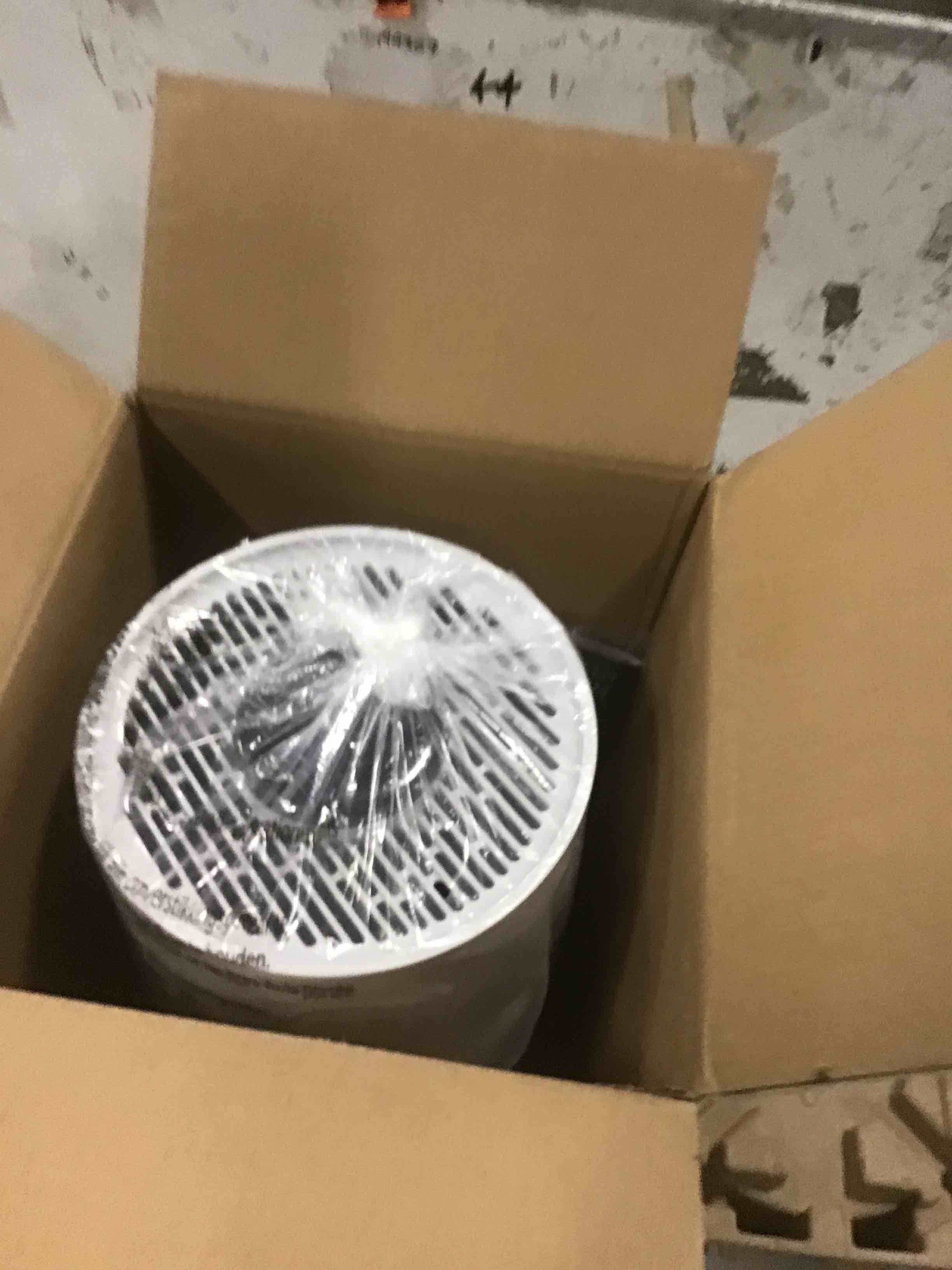 https://s3.amazonaws.com/lotting-images-prod/bidfta/GRA1881109_1743425874172.jpeg