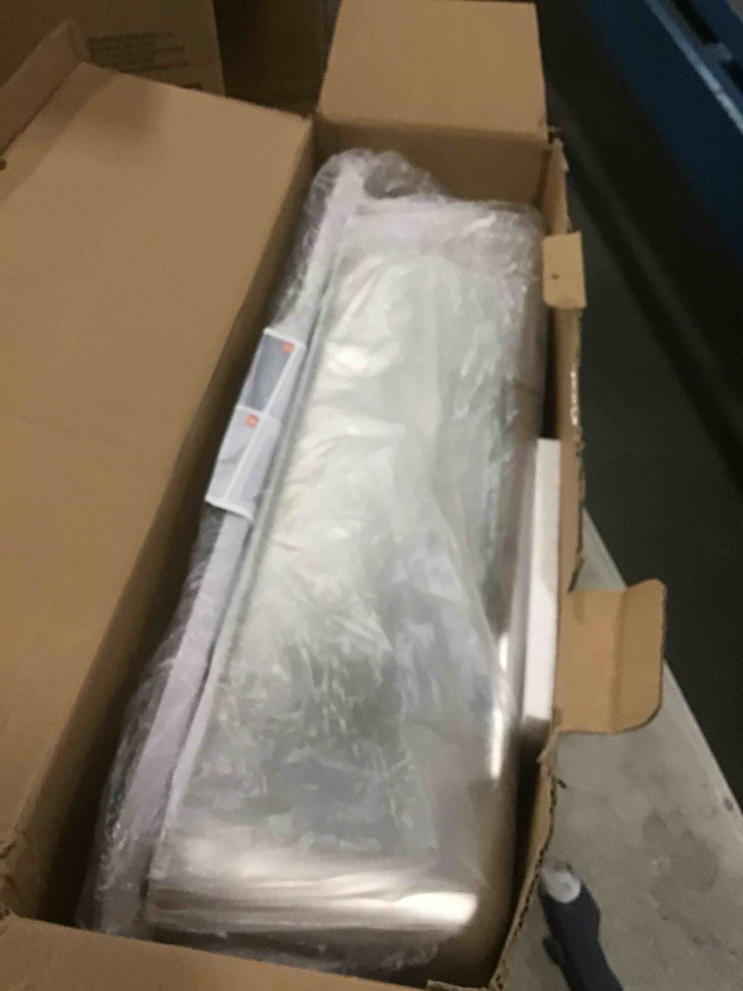 https://s3.amazonaws.com/lotting-images-prod/bidfta/GRA1881643_1743600467246.jpeg