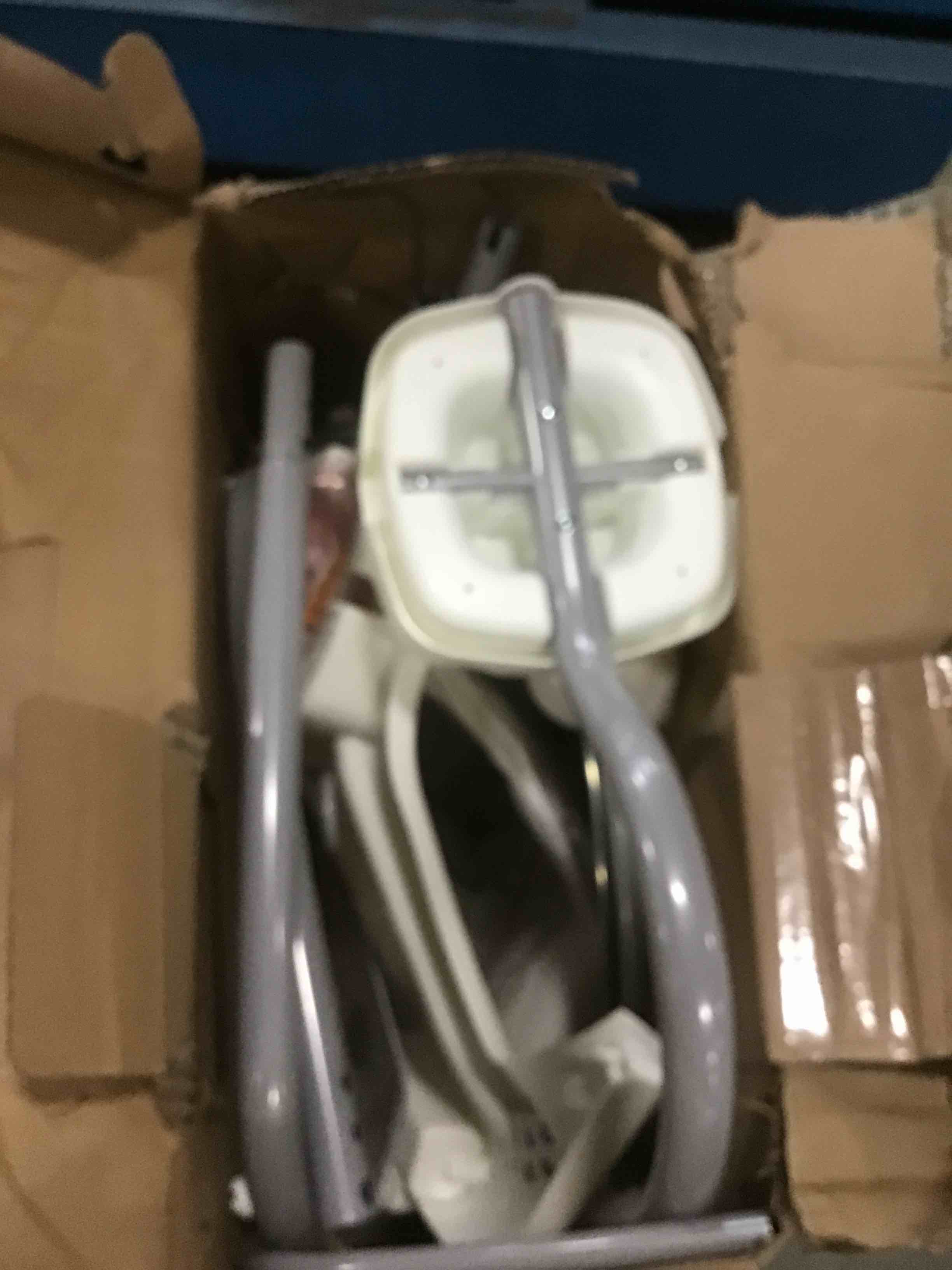 https://s3.amazonaws.com/lotting-images-prod/bidfta/GRA1881783_1743618179613.jpeg