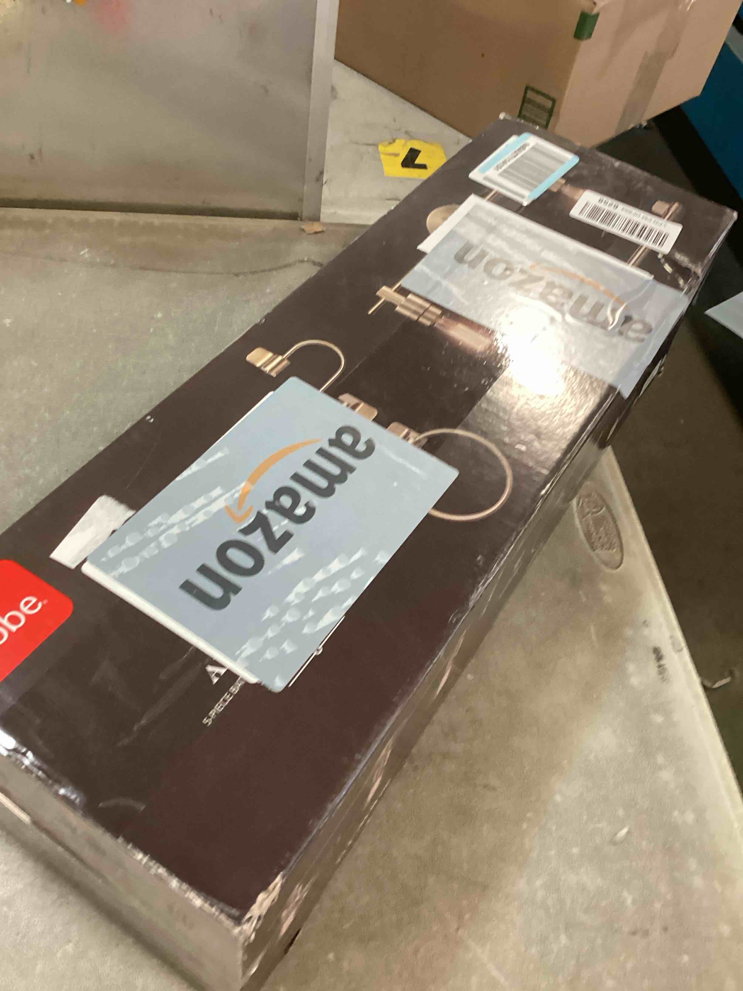 https://s3.amazonaws.com/lotting-images-prod/bidfta/GRA1882017_1735835930151.jpeg