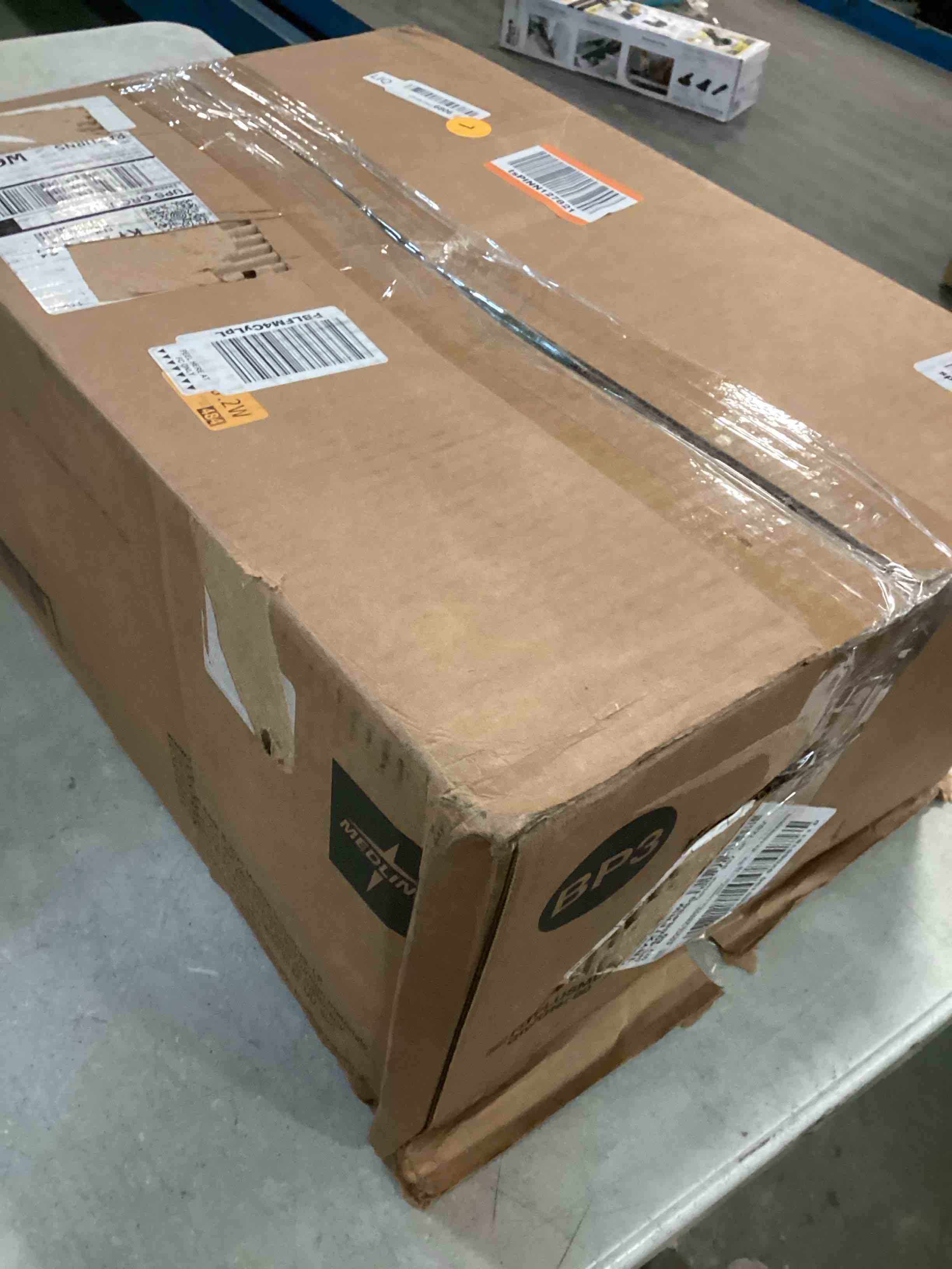 https://s3.amazonaws.com/lotting-images-prod/bidfta/GRA1882307_1735932627568.jpeg