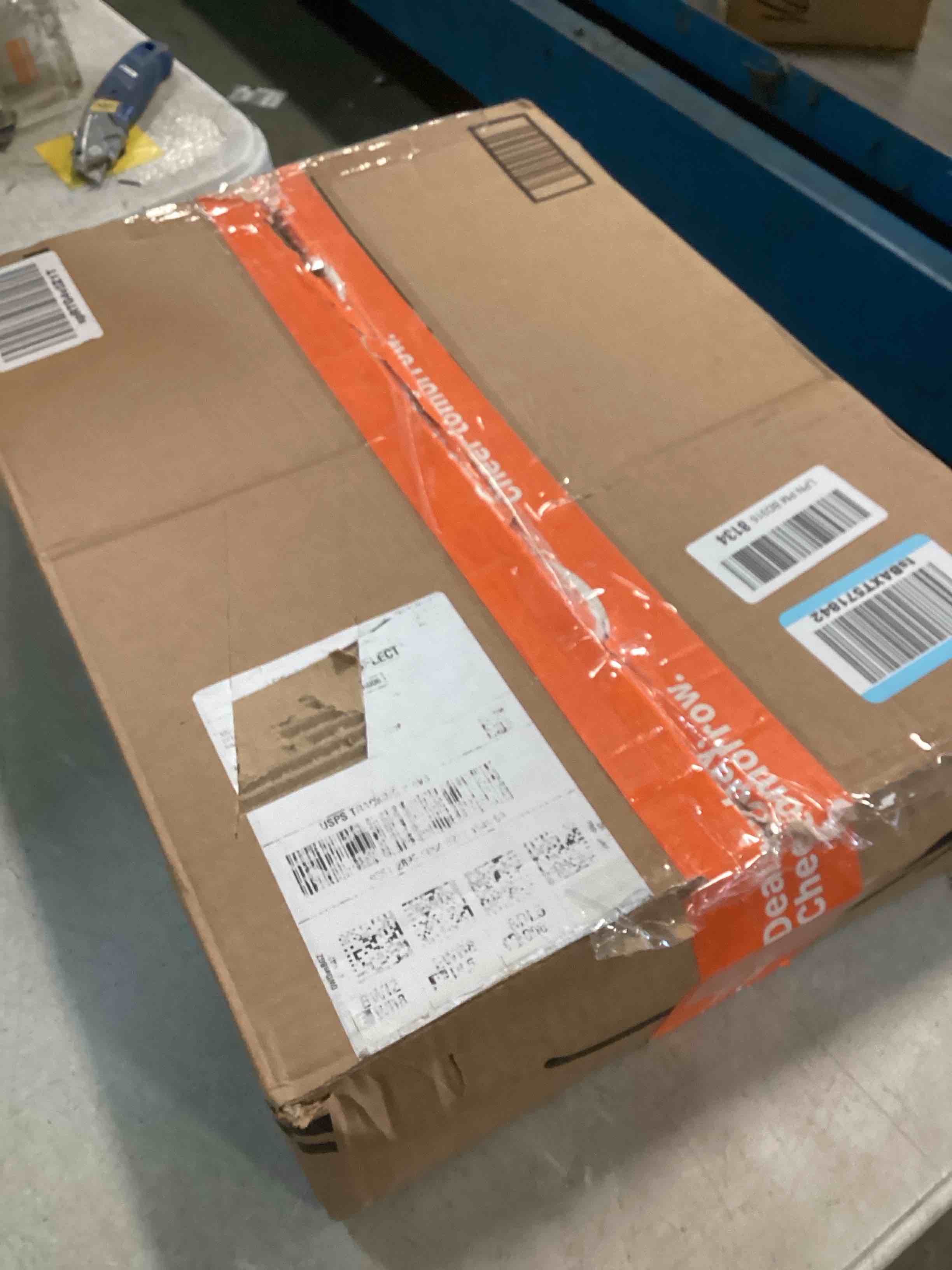 https://s3.amazonaws.com/lotting-images-prod/bidfta/GRA1882427_1736001256938.jpeg
