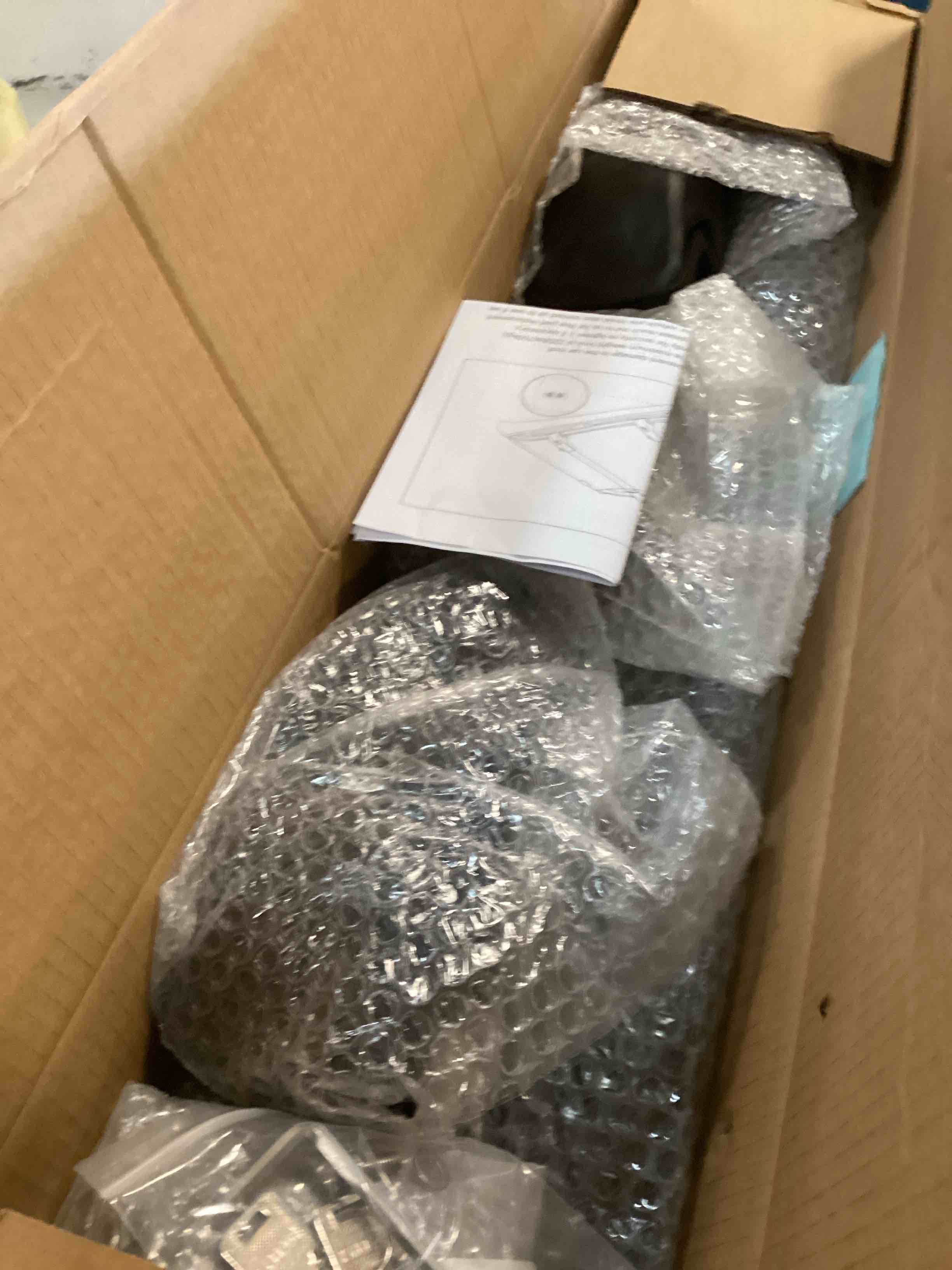 https://s3.amazonaws.com/lotting-images-prod/bidfta/GRA1882455_1736003953368.jpeg