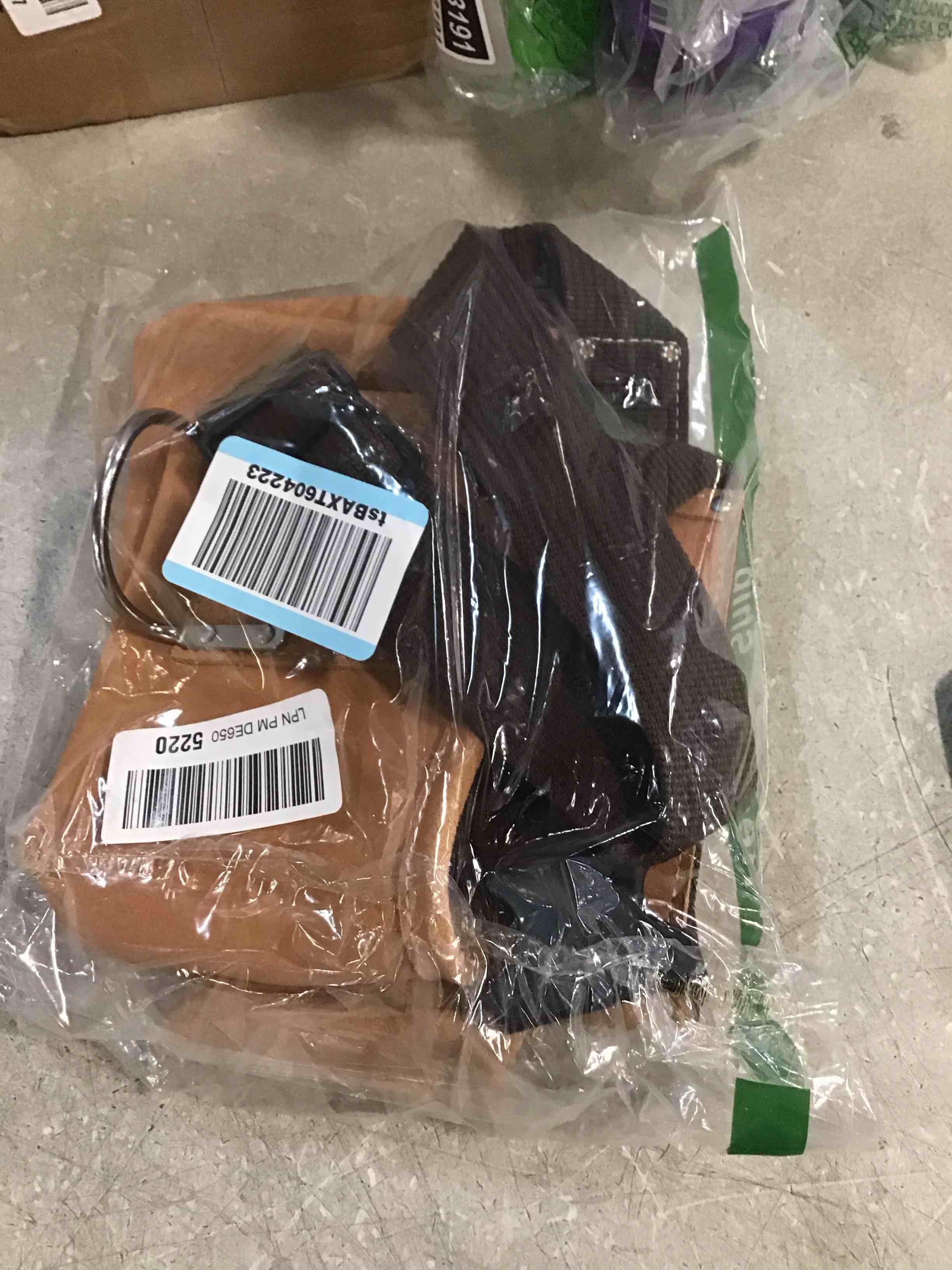 https://s3.amazonaws.com/lotting-images-prod/bidfta/GRA1883209_1736455224854.jpeg