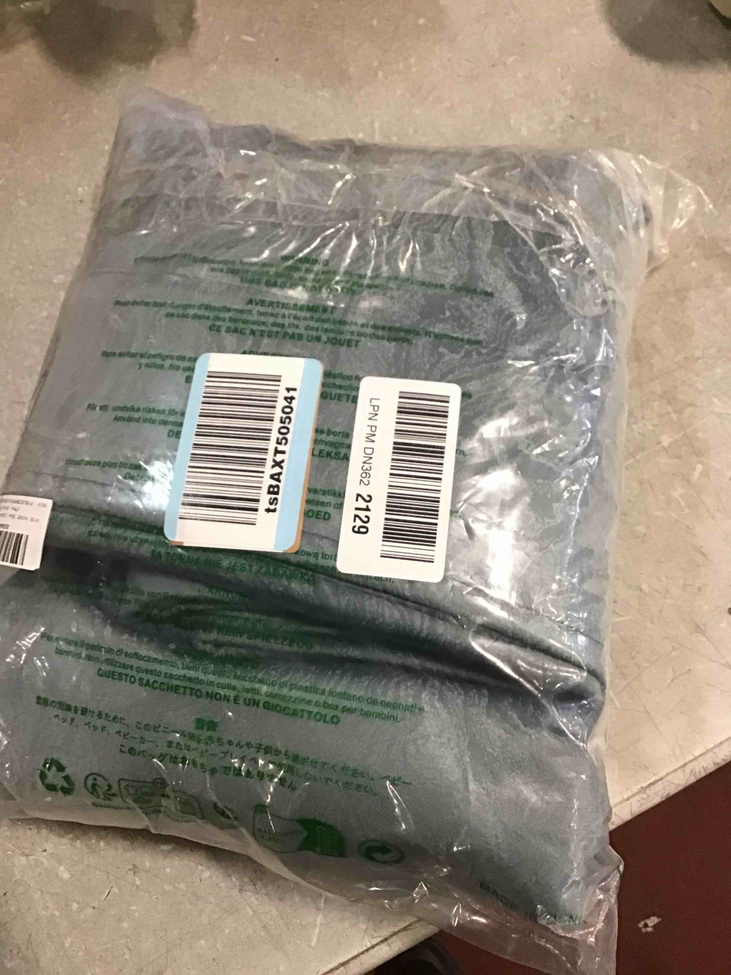https://s3.amazonaws.com/lotting-images-prod/bidfta/GRA1883217_1736456042101.jpeg