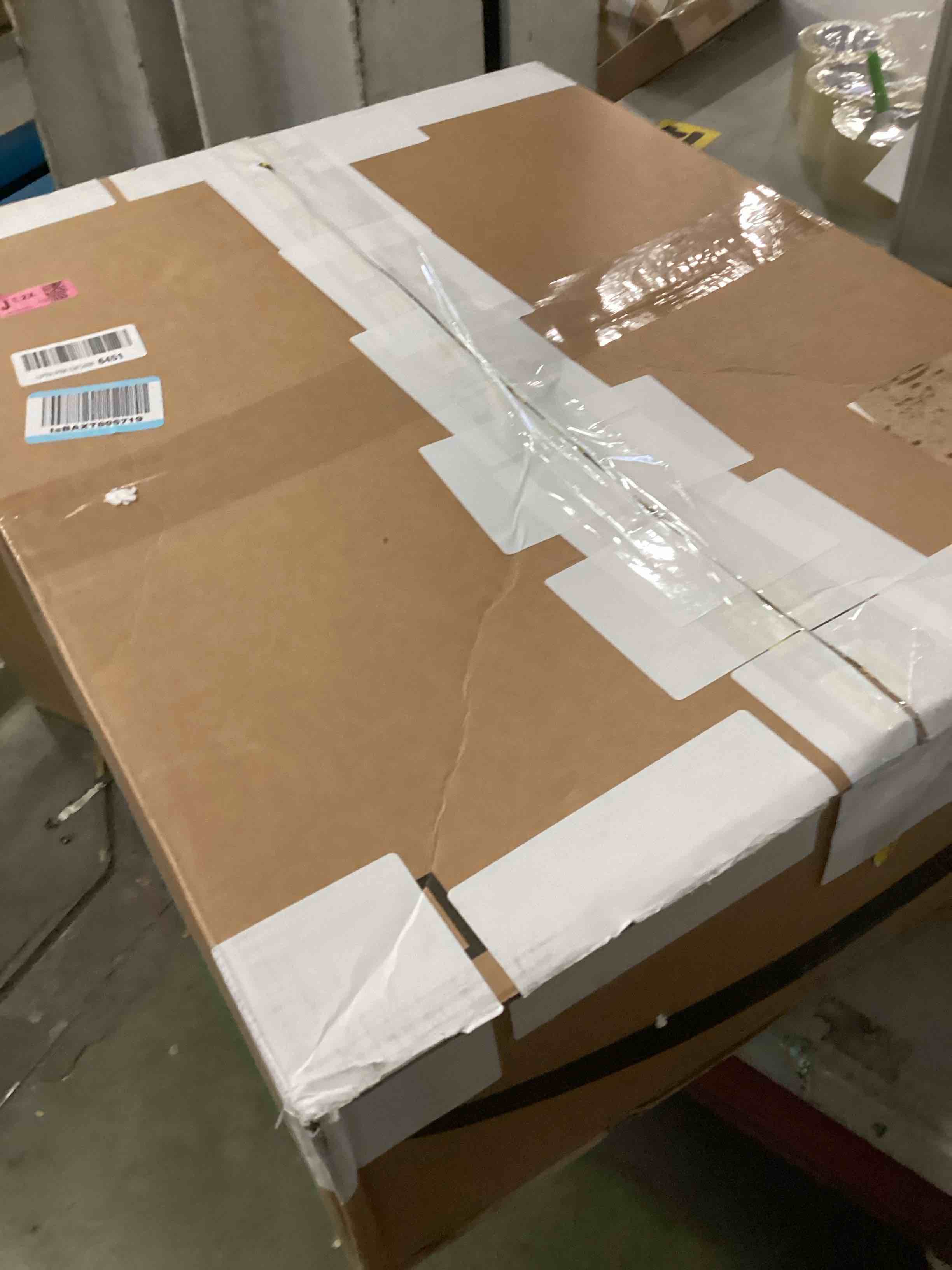 https://s3.amazonaws.com/lotting-images-prod/bidfta/GRA1883525_1736609326778.jpeg