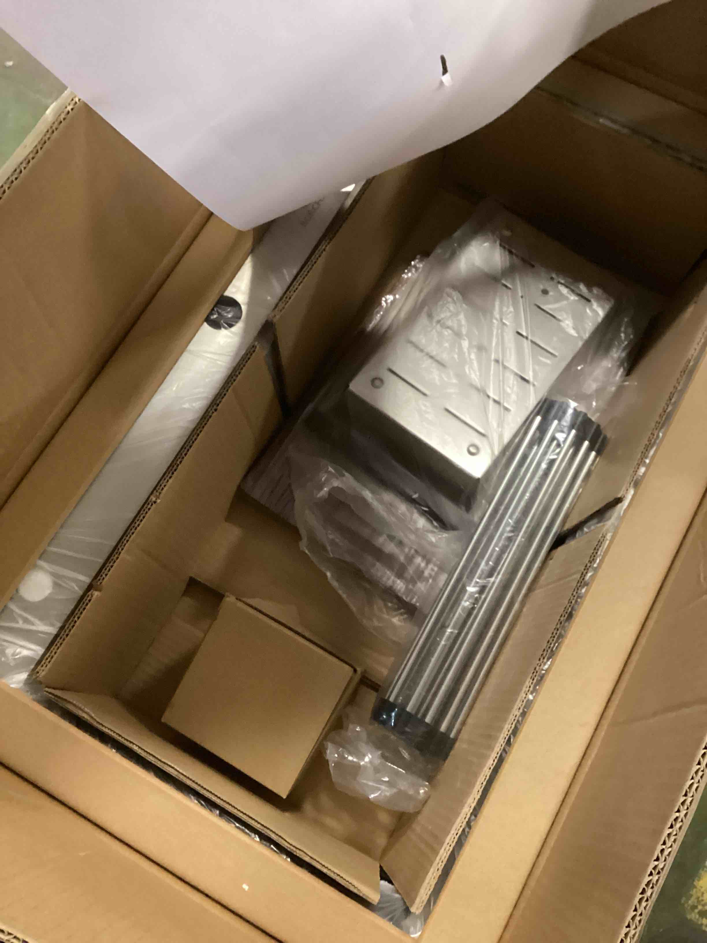 https://s3.amazonaws.com/lotting-images-prod/bidfta/GRA1883535_1736610160663.jpeg