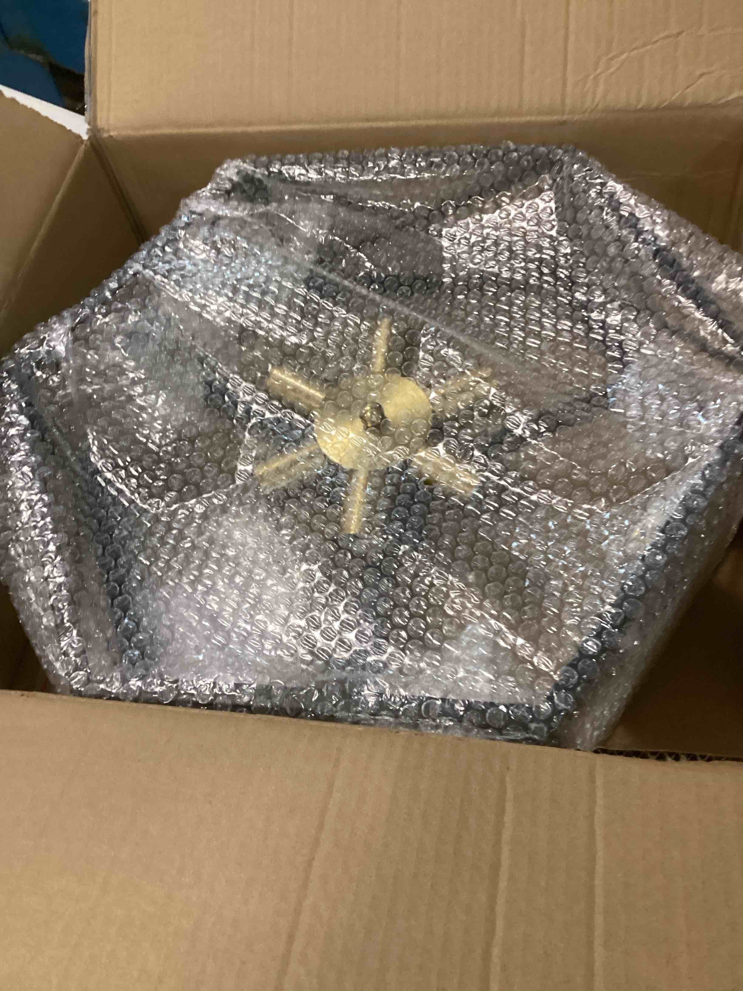 https://s3.amazonaws.com/lotting-images-prod/bidfta/GRA1885034_1736429474564.jpeg