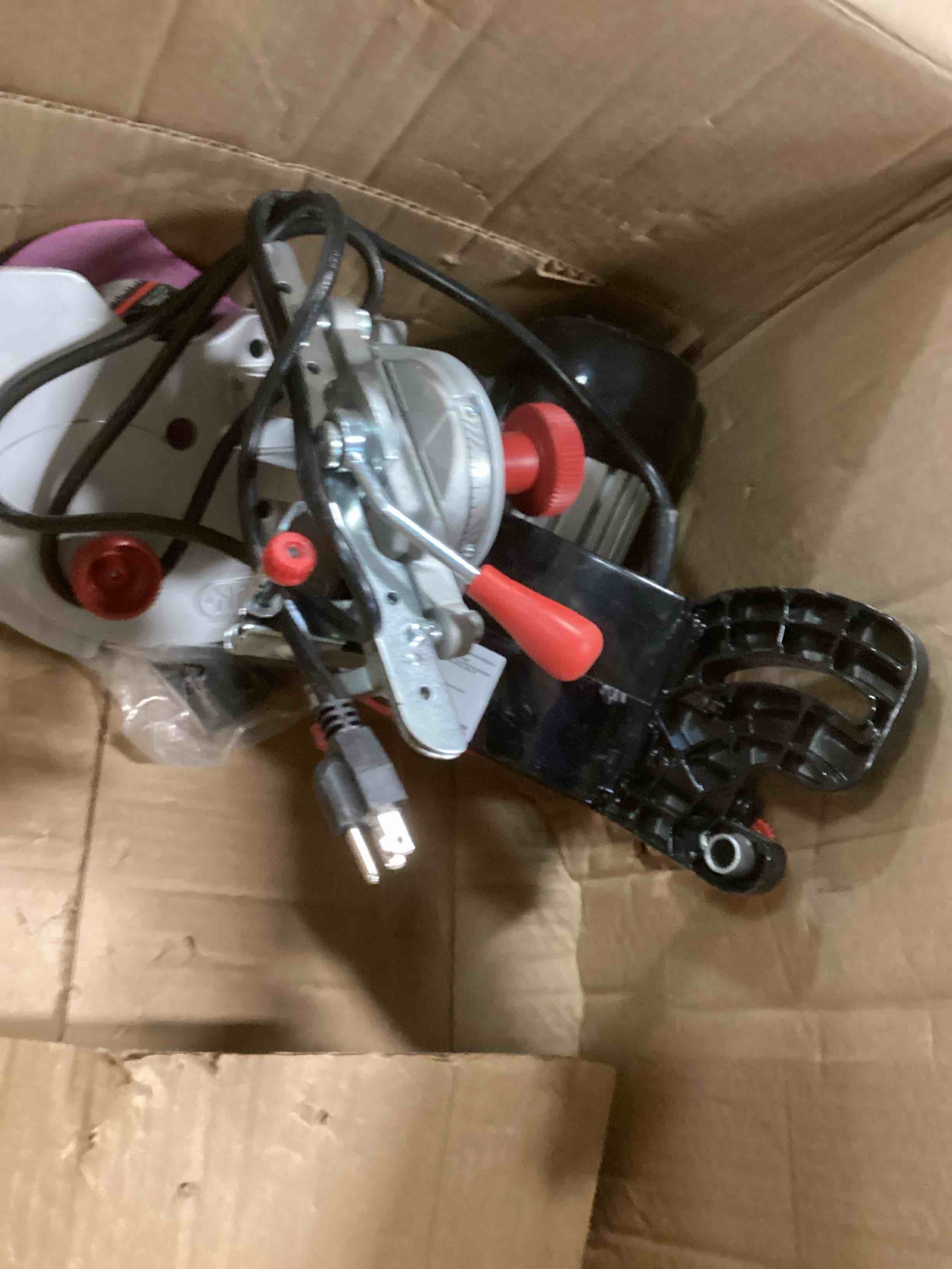 https://s3.amazonaws.com/lotting-images-prod/bidfta/GRA1885059_1736431769768.jpeg