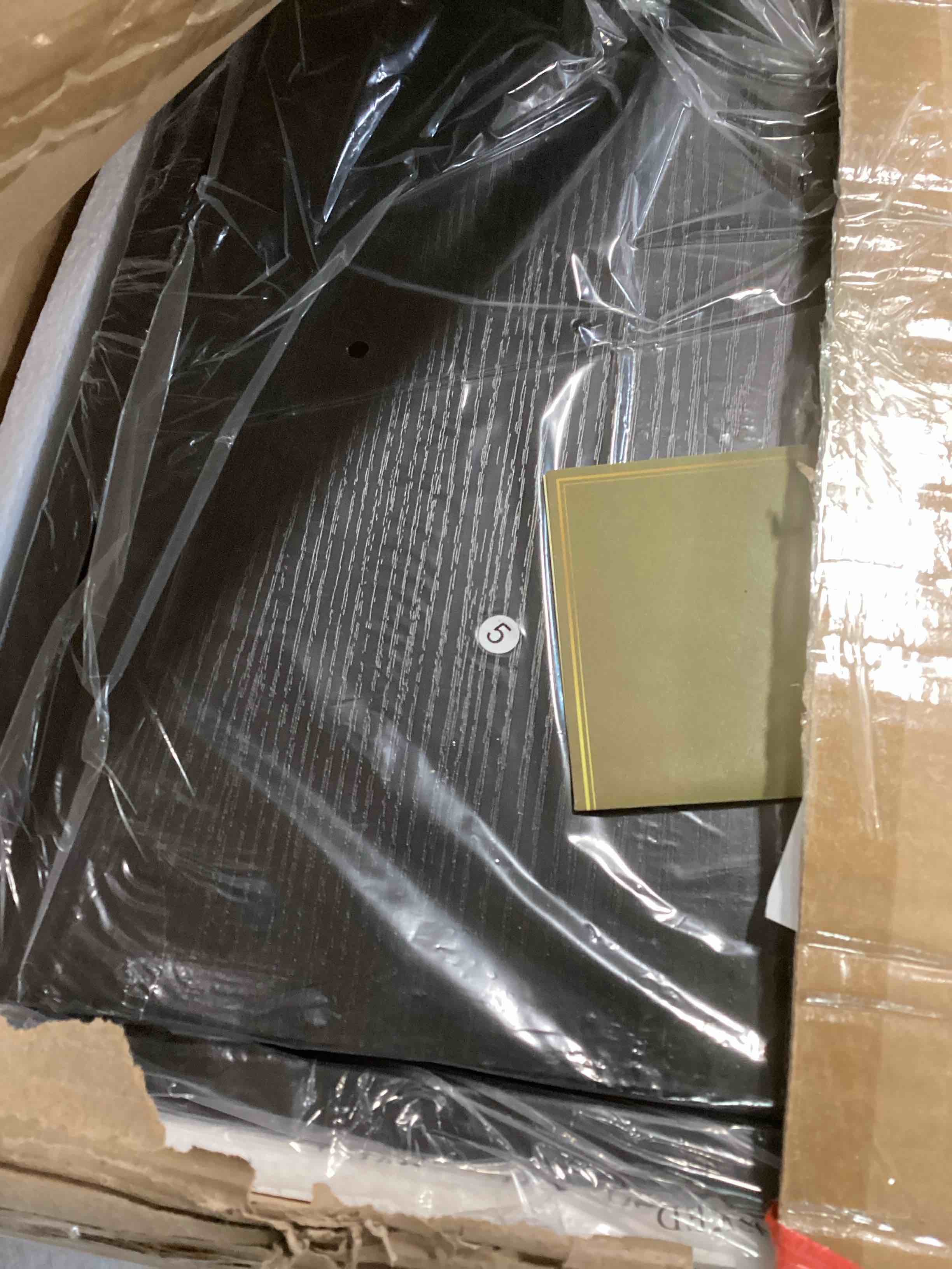 https://s3.amazonaws.com/lotting-images-prod/bidfta/GRA1885093_1736436499634.jpeg