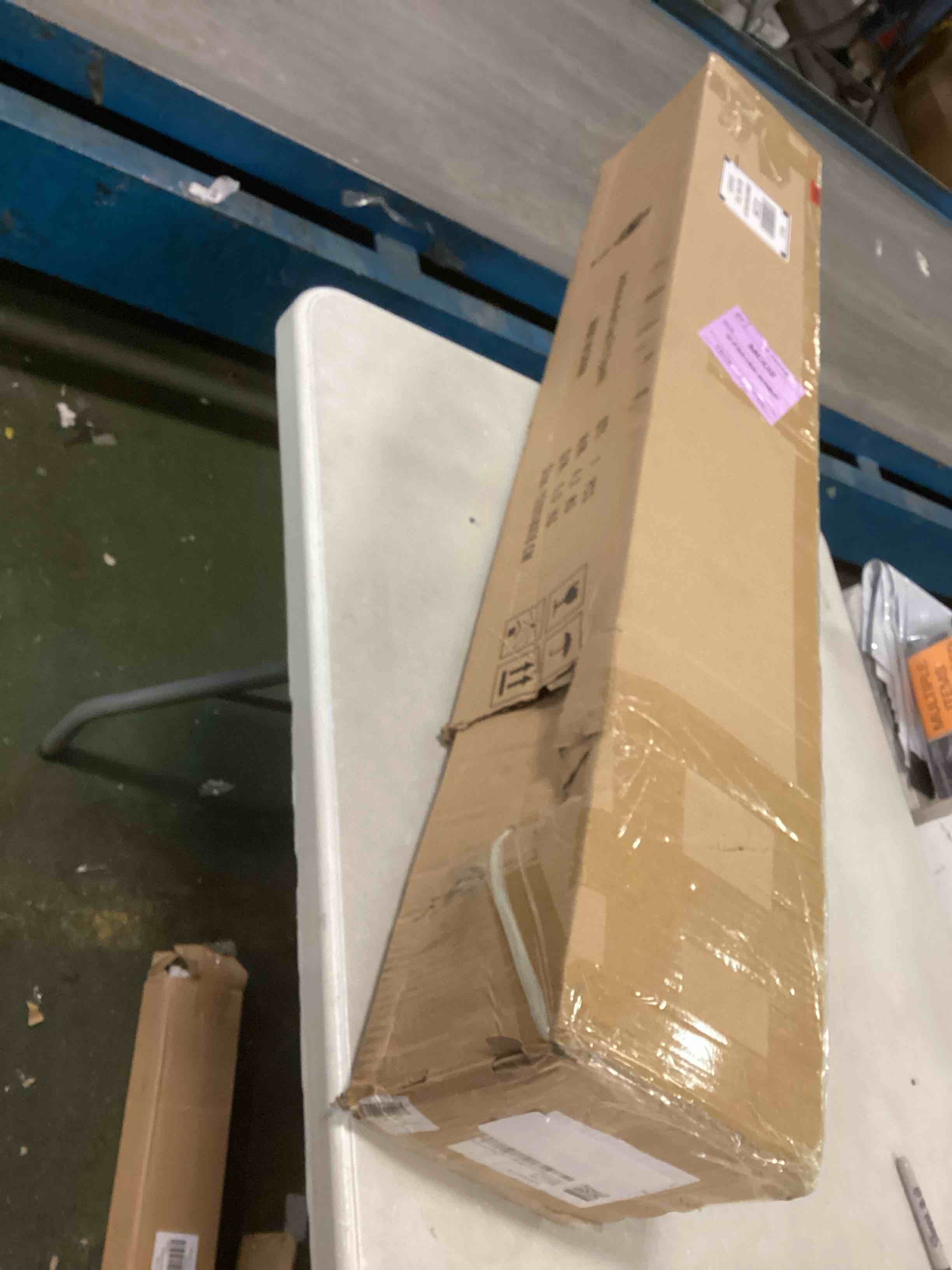 https://s3.amazonaws.com/lotting-images-prod/bidfta/GRA1885421_1736533794187.jpeg