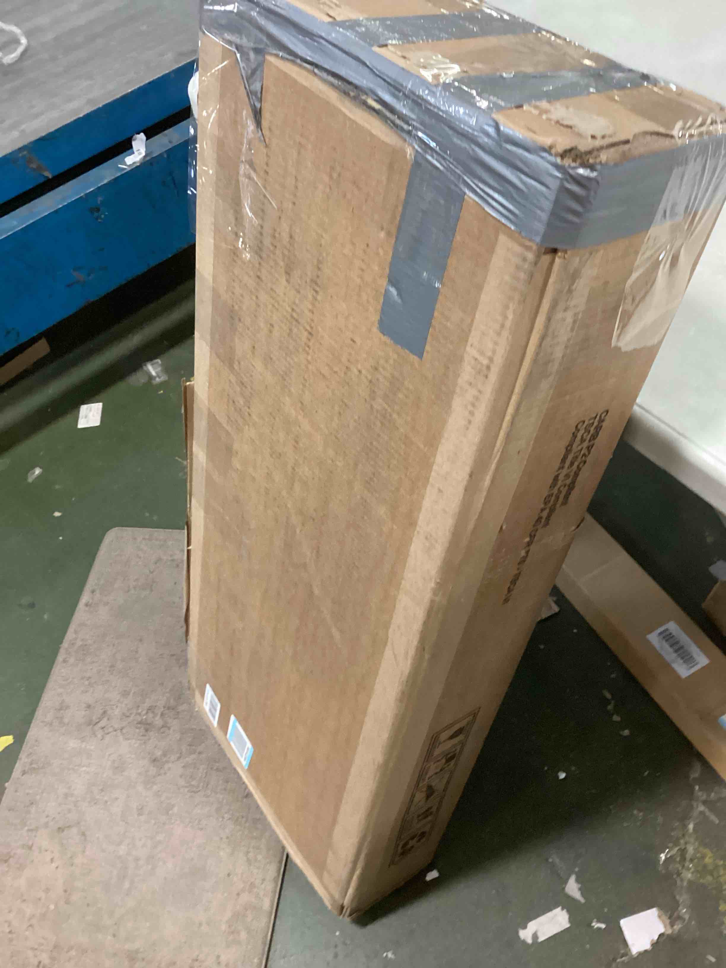 https://s3.amazonaws.com/lotting-images-prod/bidfta/GRA1885500_1736538737534.jpeg