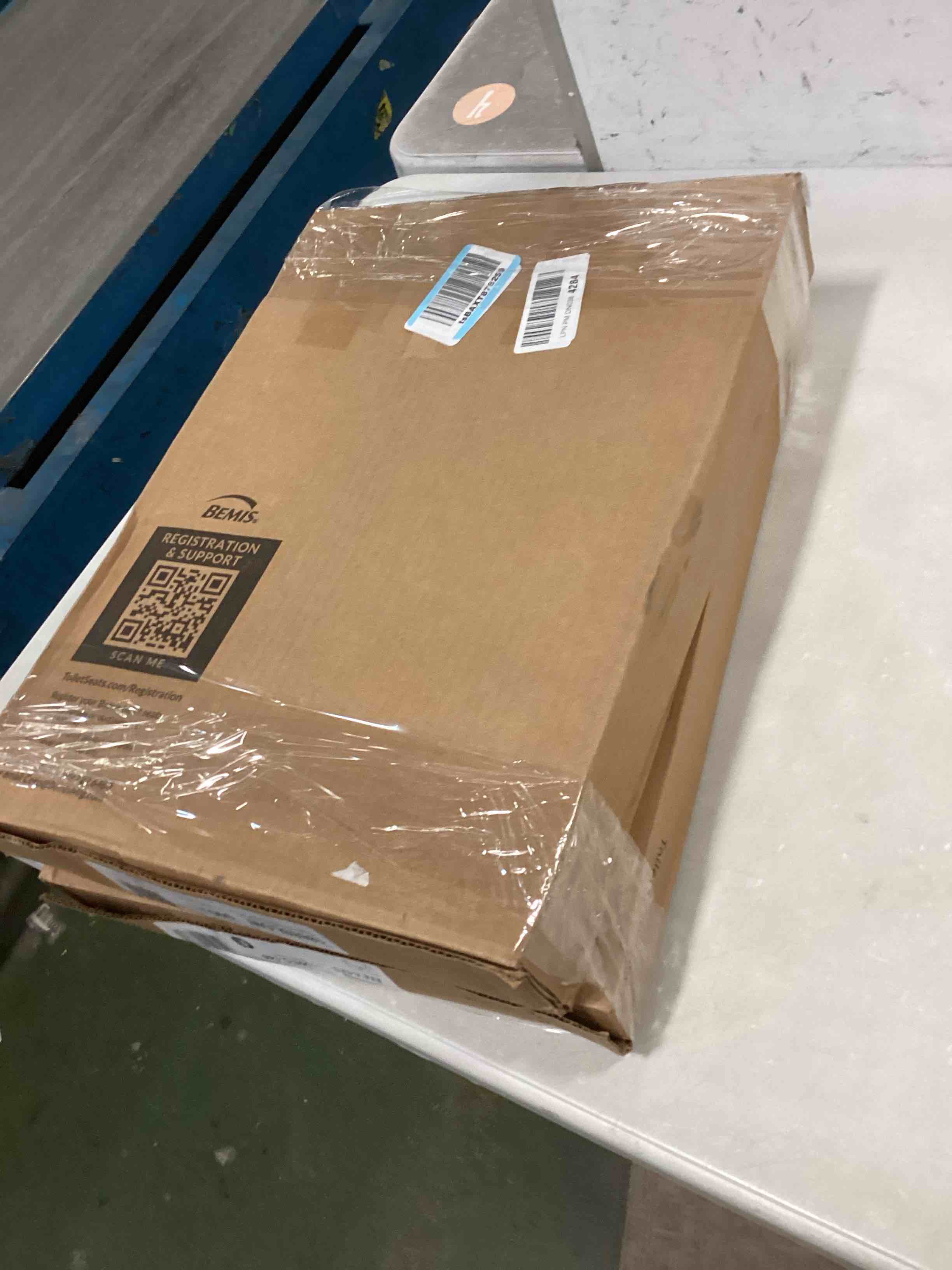 https://s3.amazonaws.com/lotting-images-prod/bidfta/GRA1885501_1736596948376.jpeg