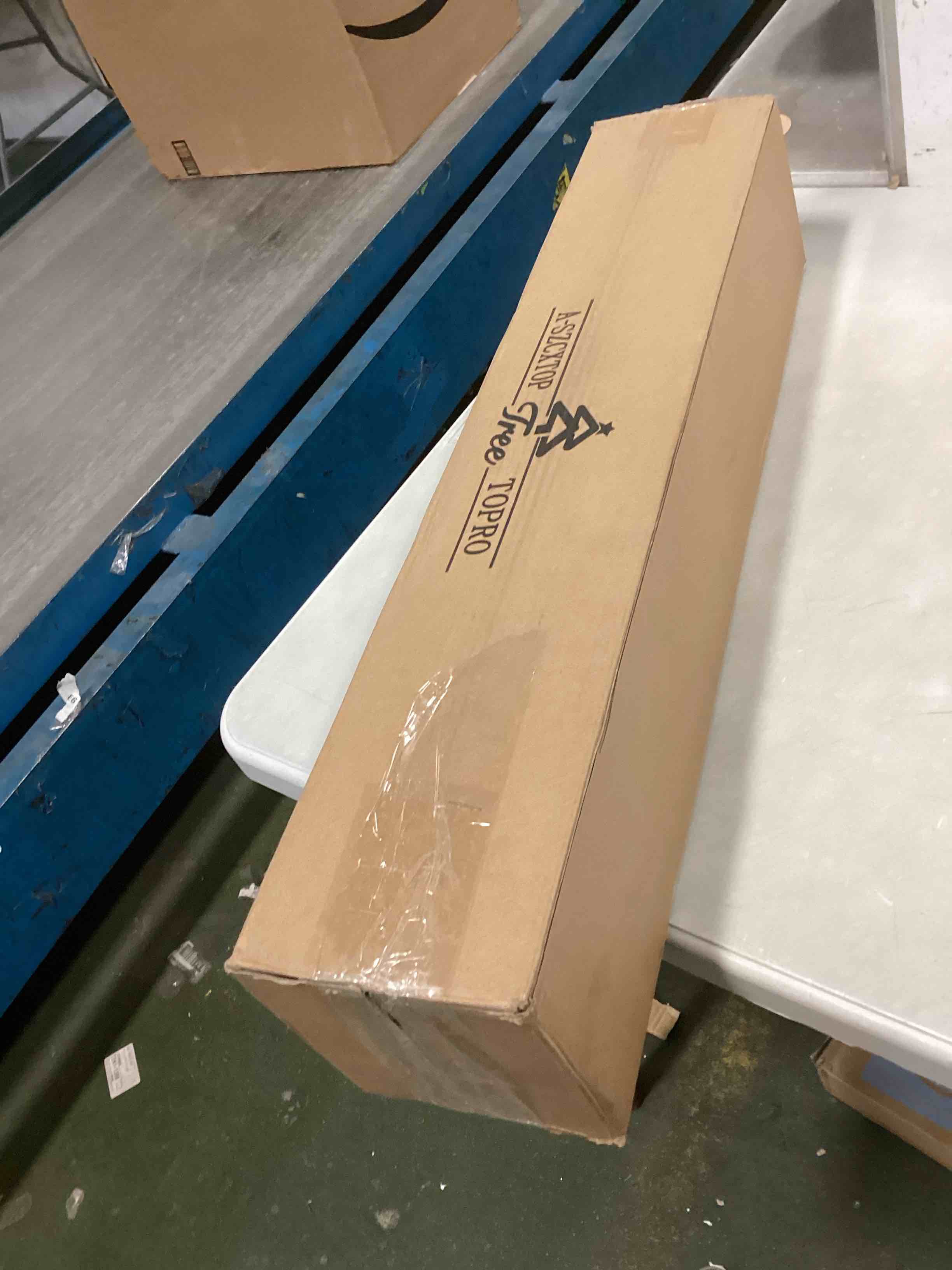 https://s3.amazonaws.com/lotting-images-prod/bidfta/GRA1885547_1736601123370.jpeg