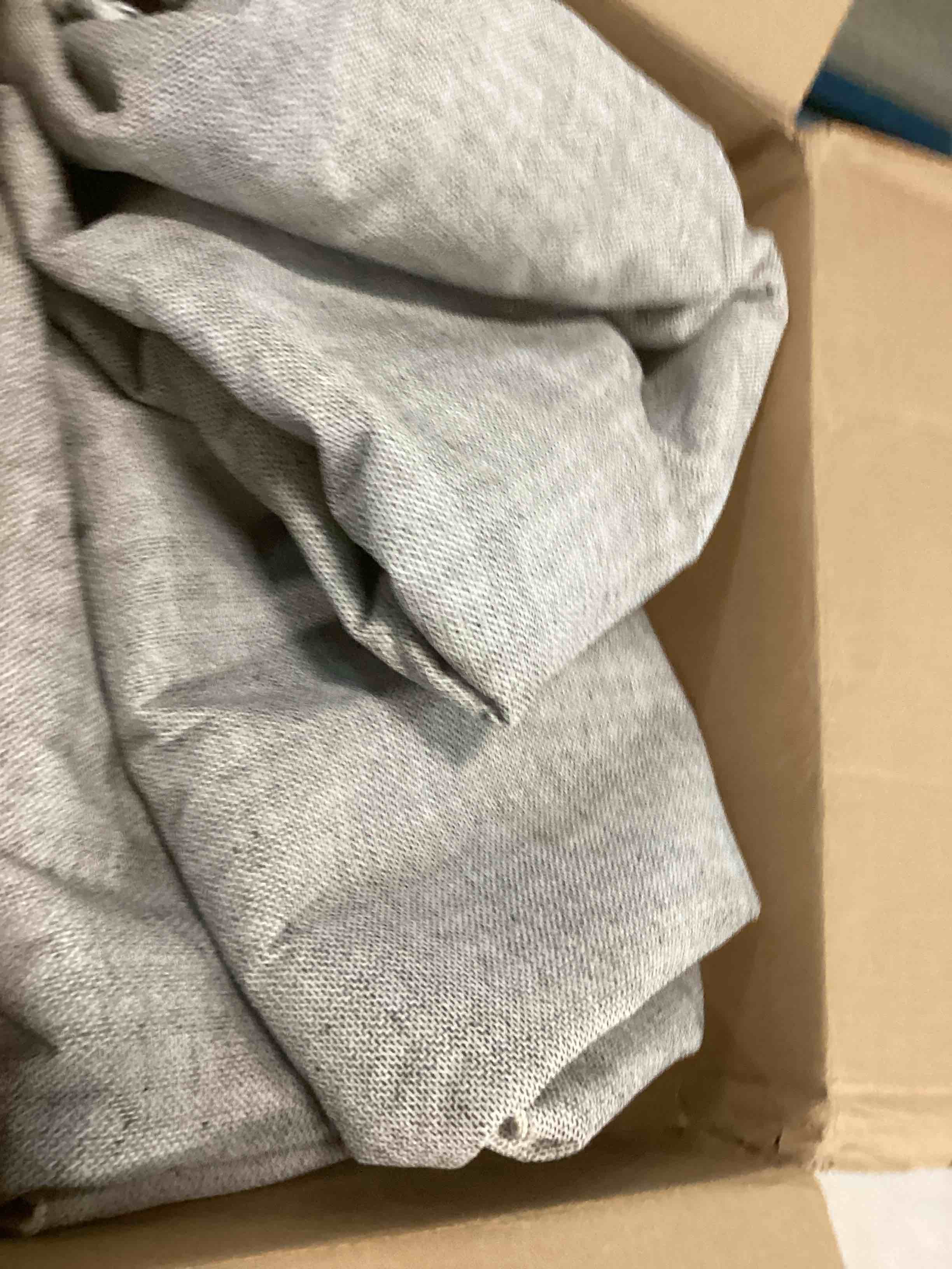 https://s3.amazonaws.com/lotting-images-prod/bidfta/GRA1885600_1736606967246.jpeg