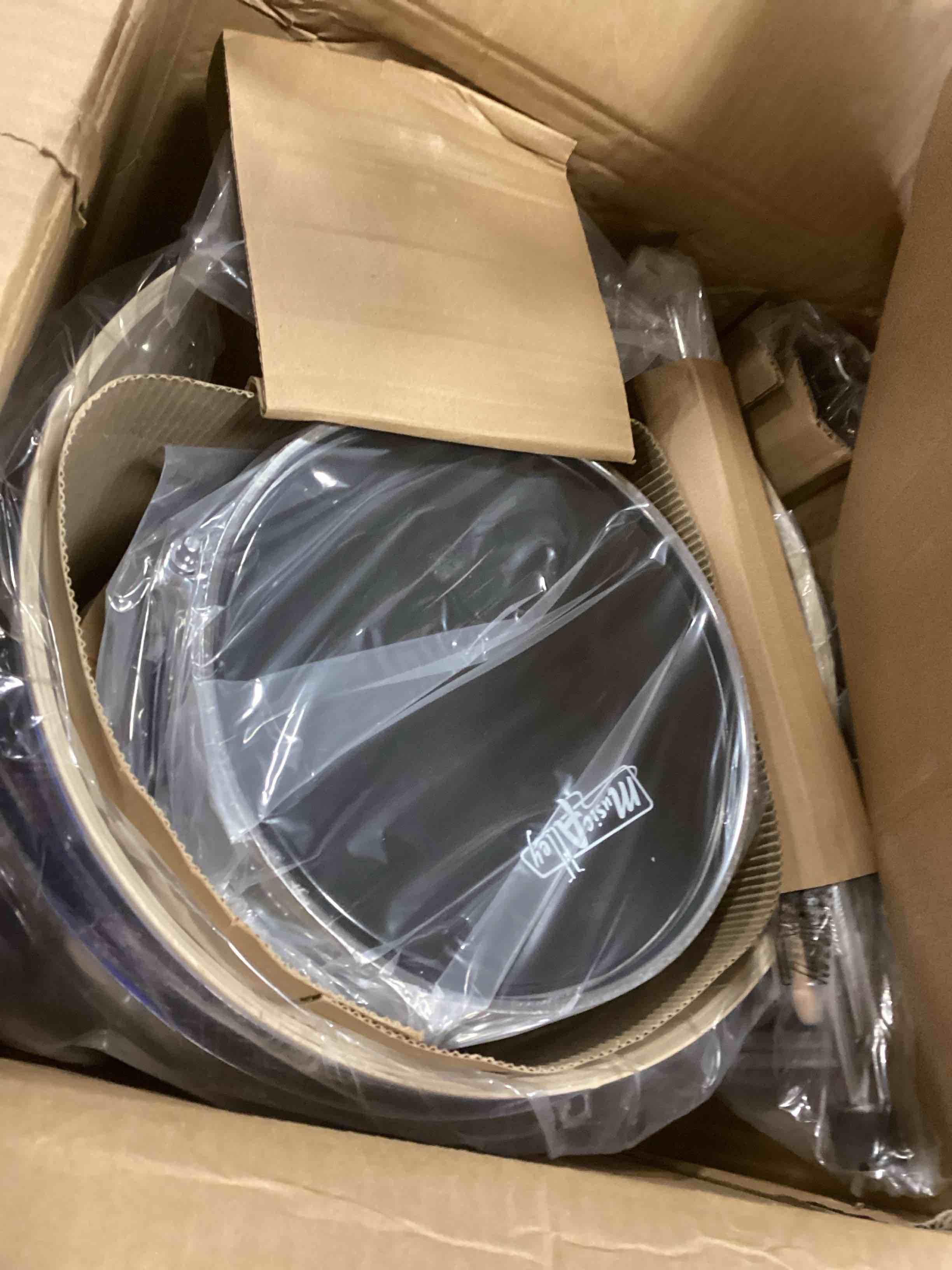 https://s3.amazonaws.com/lotting-images-prod/bidfta/GRA1885706_1736769803768.jpeg