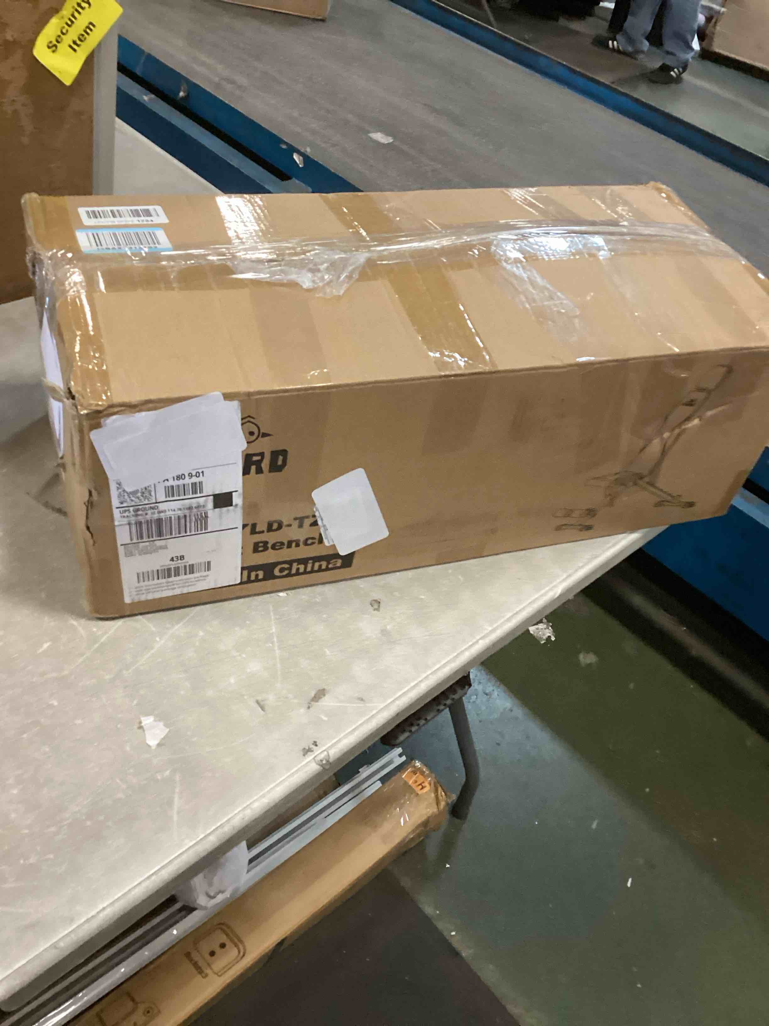 https://s3.amazonaws.com/lotting-images-prod/bidfta/GRA1885805_1736779985816.jpeg