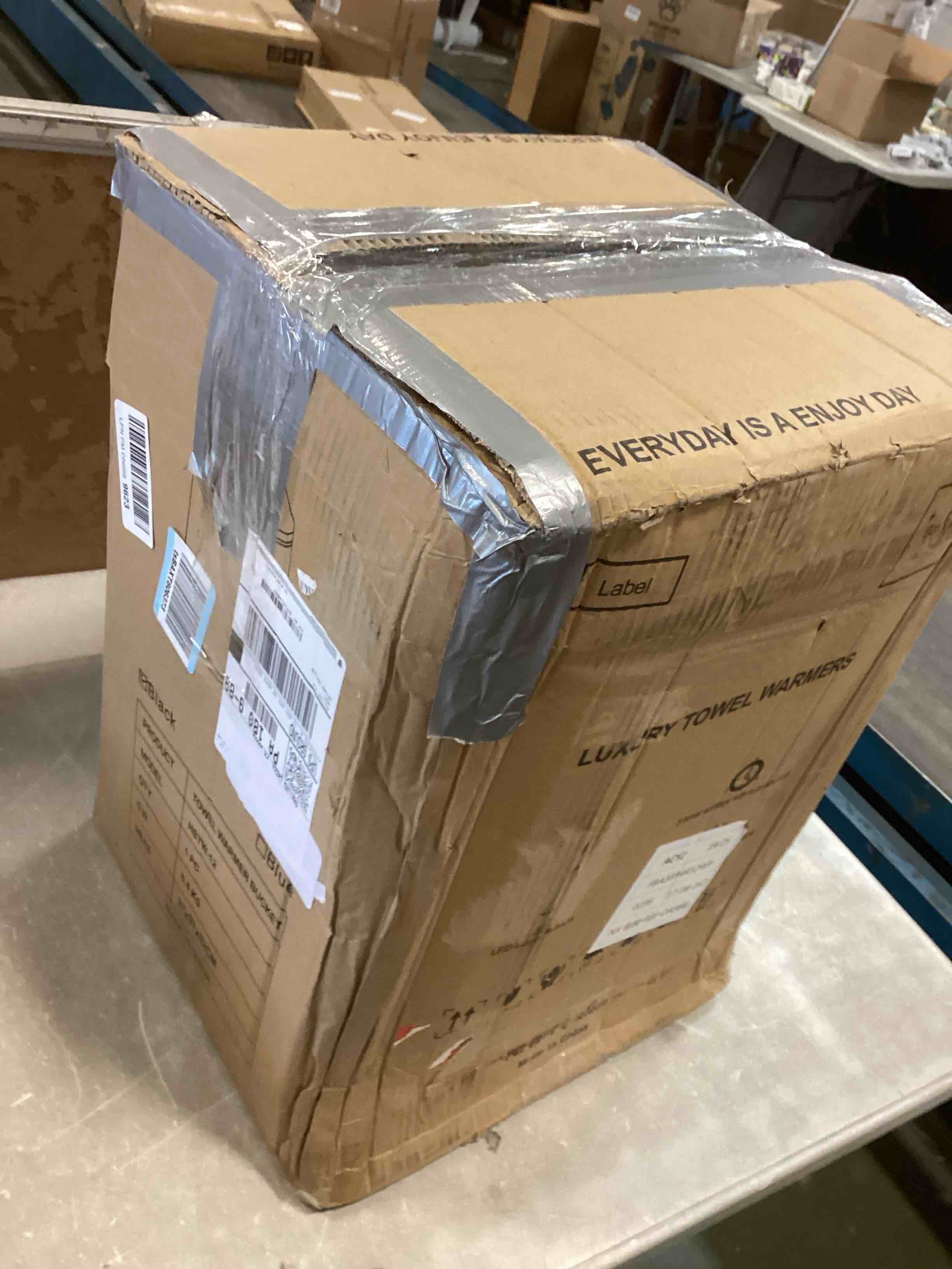 https://s3.amazonaws.com/lotting-images-prod/bidfta/GRA1885846_1736785974306.jpeg