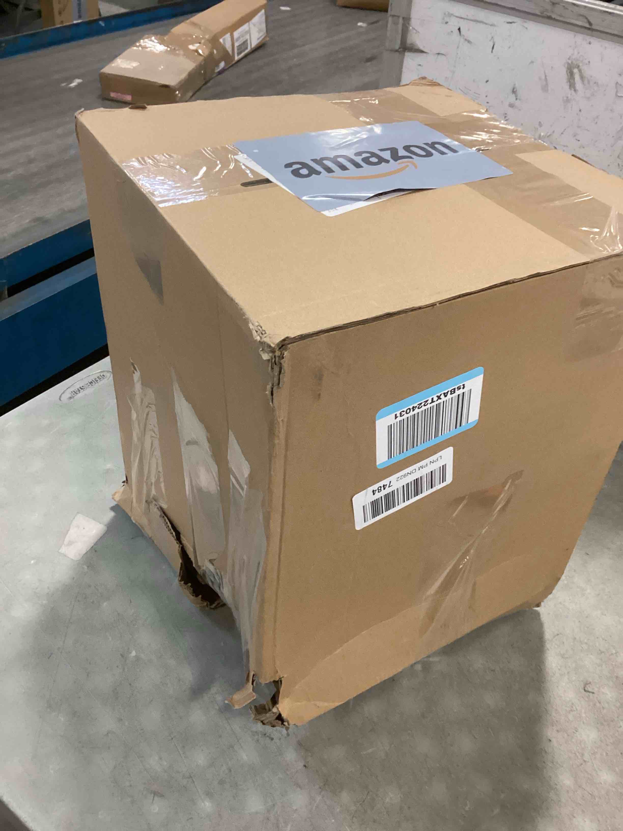 https://s3.amazonaws.com/lotting-images-prod/bidfta/GRA1886007_1736864459003.jpeg
