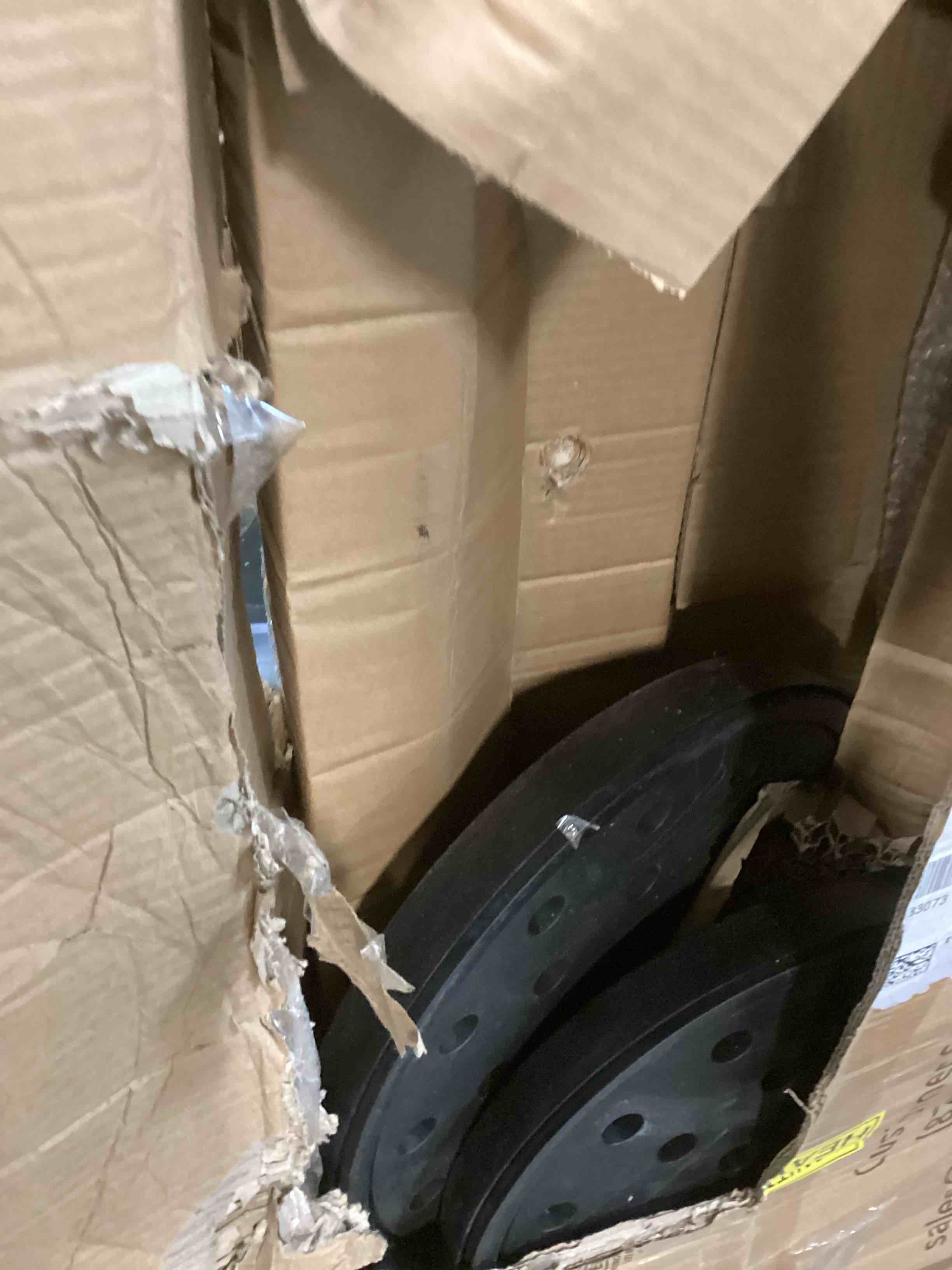 https://s3.amazonaws.com/lotting-images-prod/bidfta/GRA1886316_1736952825444.jpeg