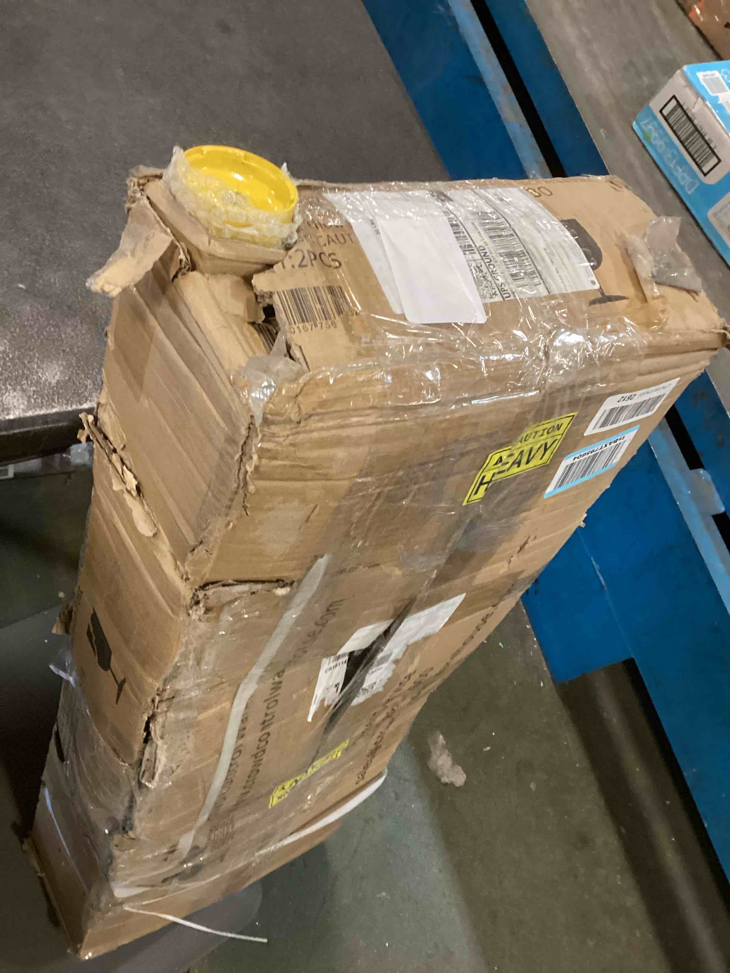 https://s3.amazonaws.com/lotting-images-prod/bidfta/GRA1886316_1736952847706.jpeg