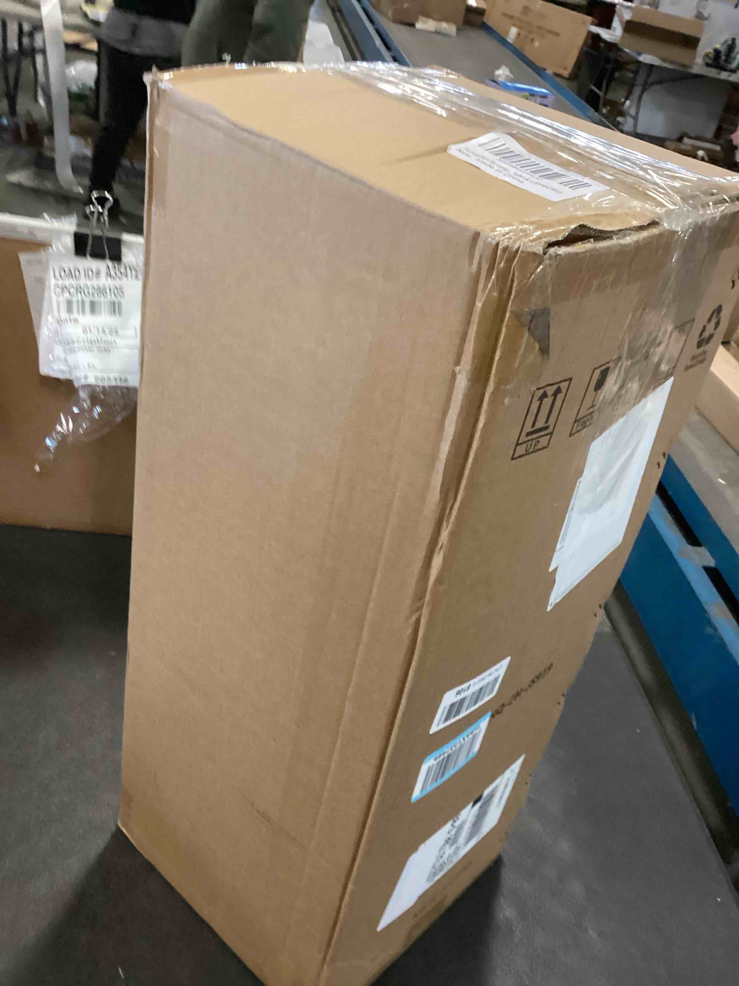 https://s3.amazonaws.com/lotting-images-prod/bidfta/GRA1886422_1736965704342.jpeg