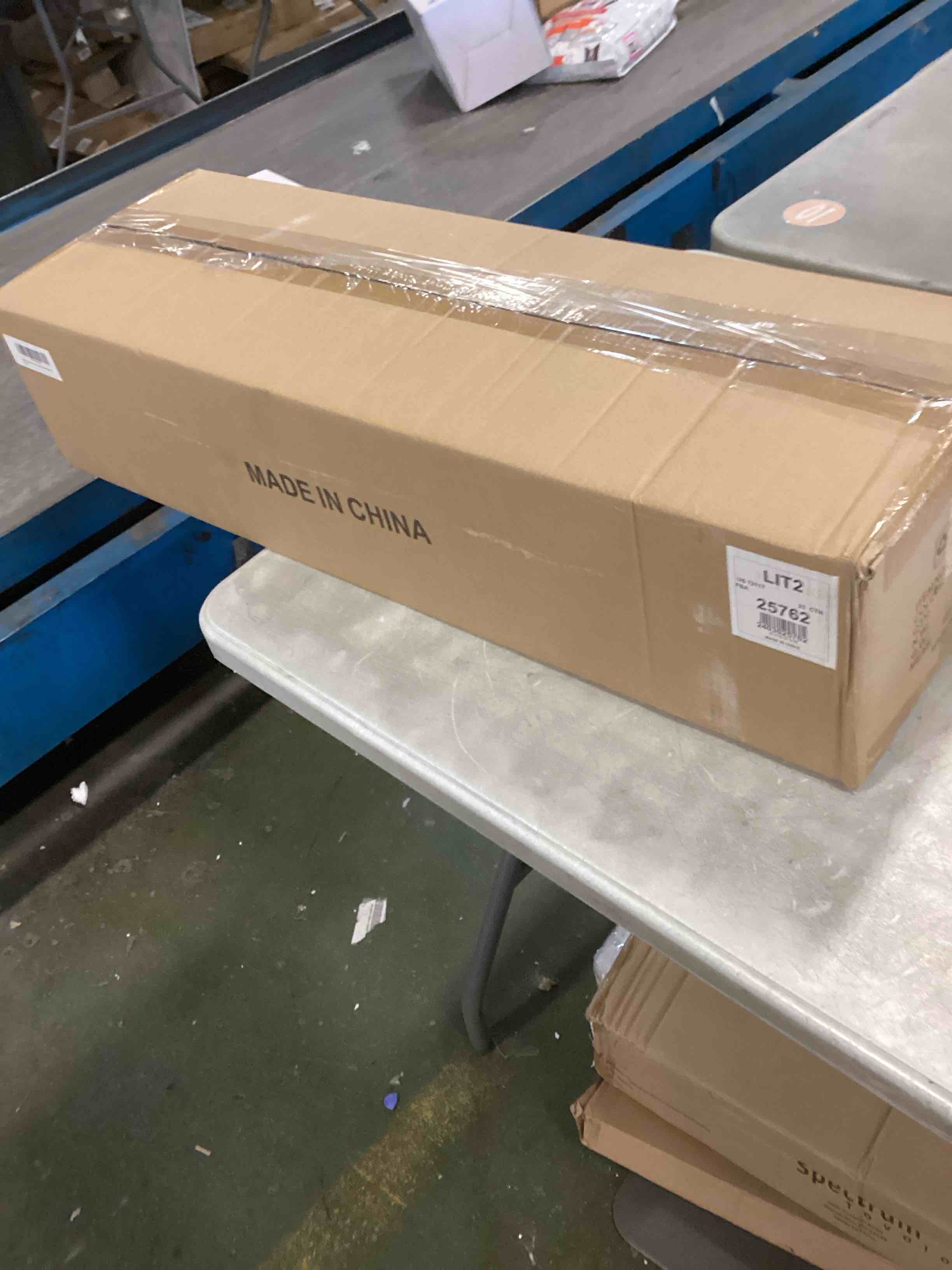 https://s3.amazonaws.com/lotting-images-prod/bidfta/GRA1887239_1737394324650.jpeg