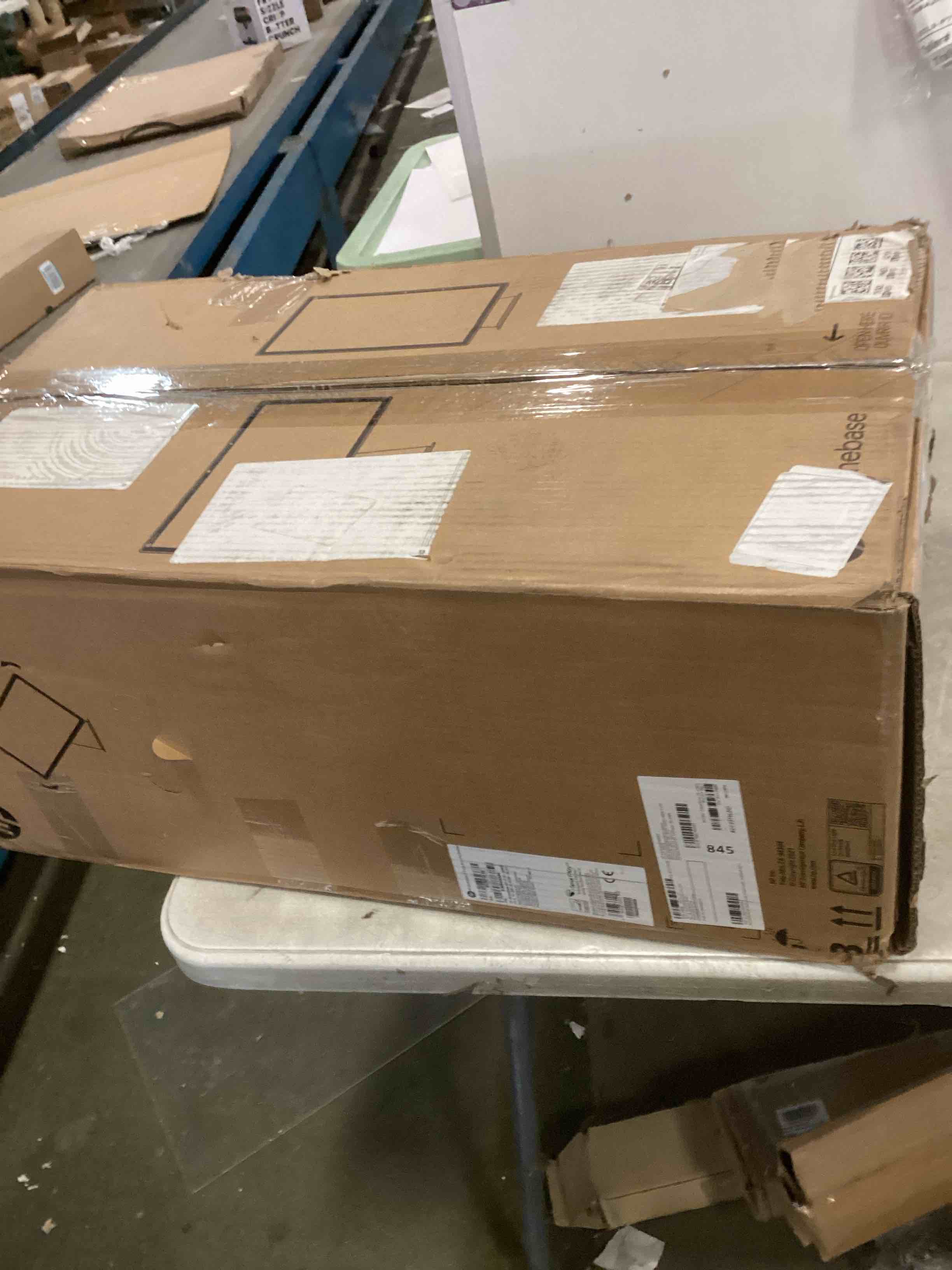 https://s3.amazonaws.com/lotting-images-prod/bidfta/GRA1887892_1737577400928.jpeg