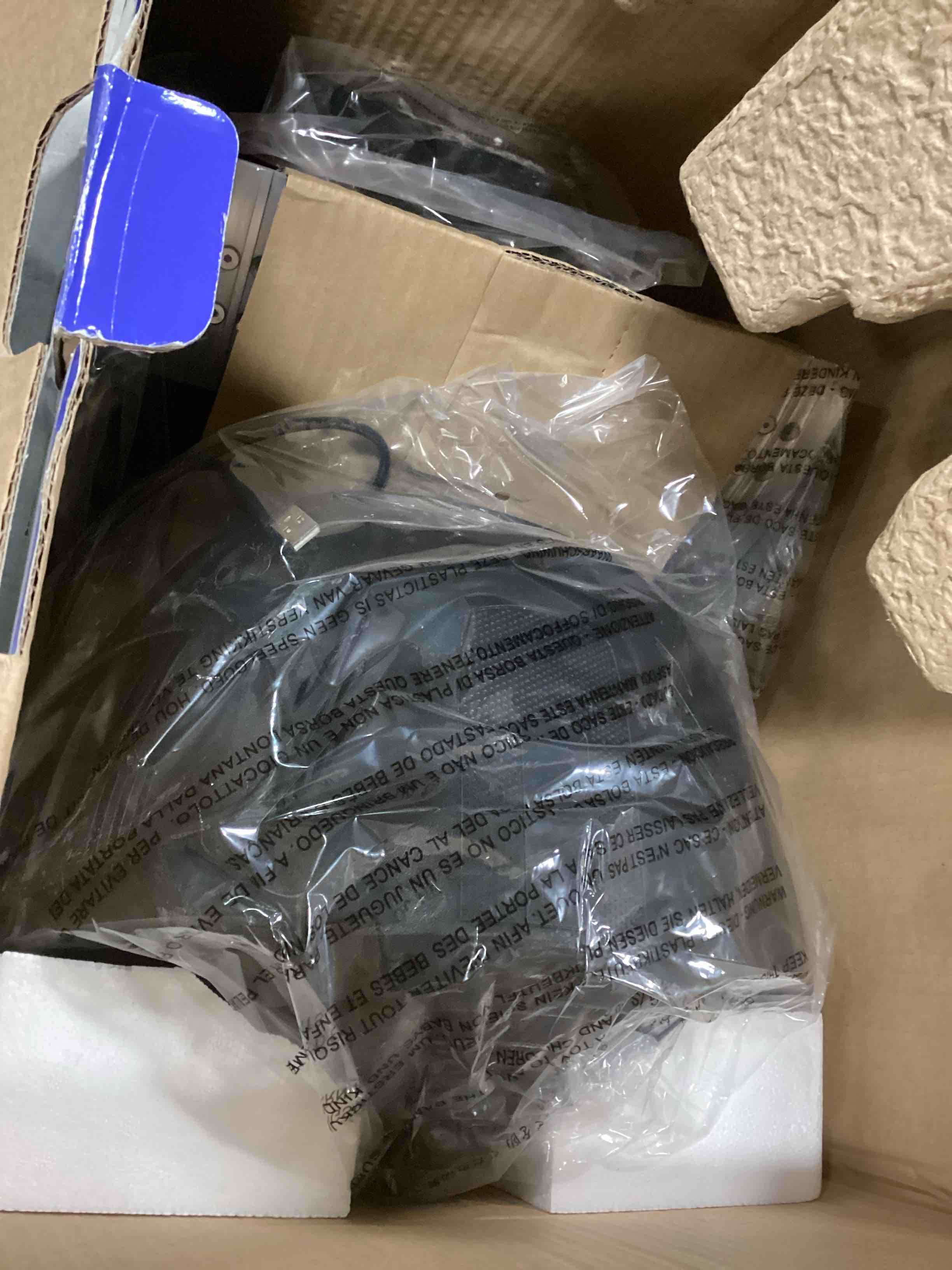 https://s3.amazonaws.com/lotting-images-prod/bidfta/GRA1887961_1737635931176.jpeg