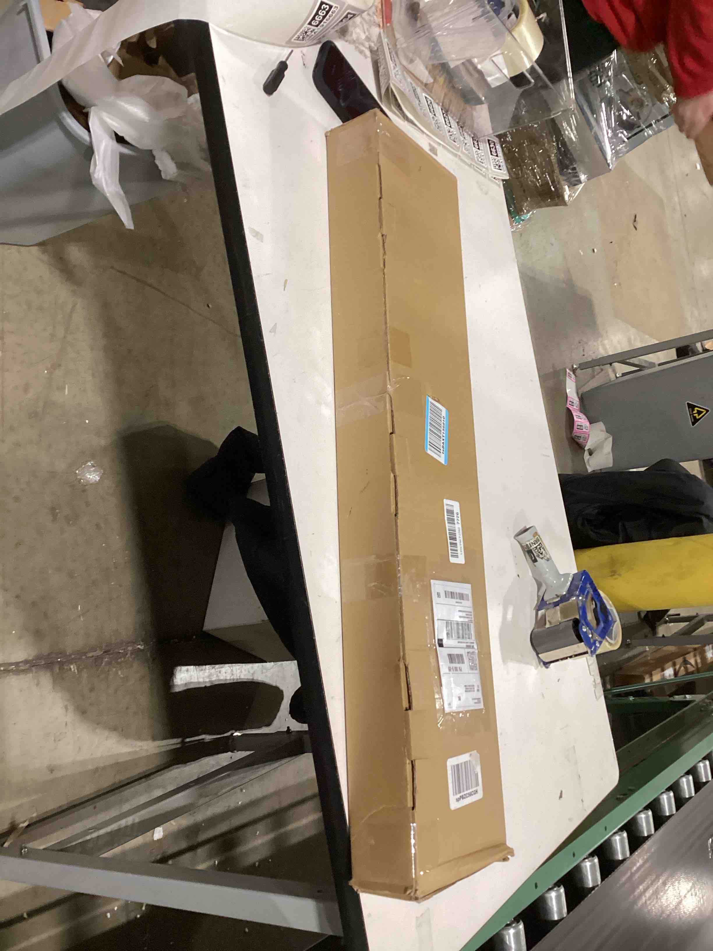 Condition photo showing Good Condition for Fudios Lighted Alpine Tree Brown Willow 4FT 450 LED Fairy Lights,Artificial Winter Twig Trees Plug in for Christmas Indoor Outdoor Home Decoration Brown 4ft