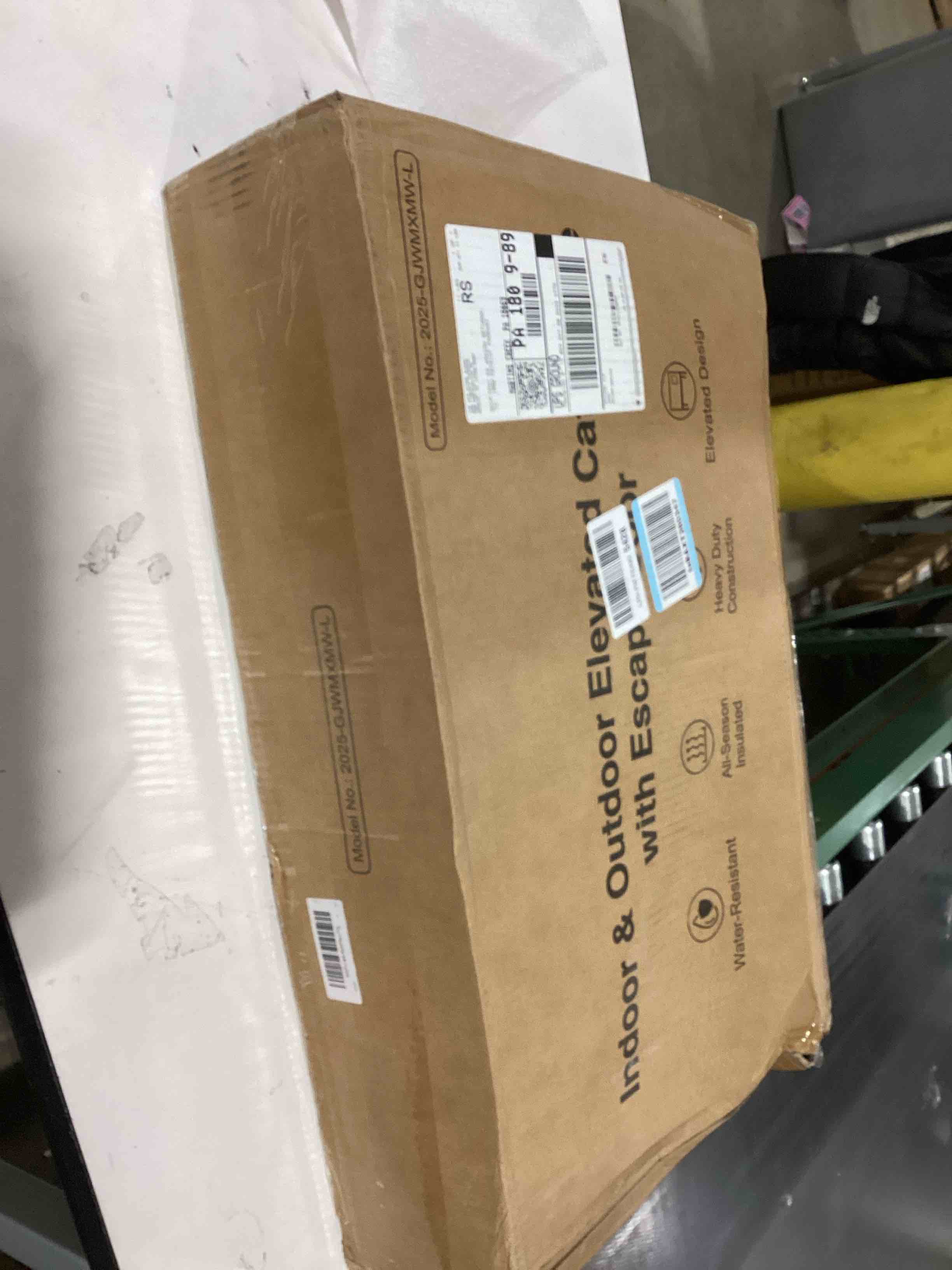 Condition photo showing Good Condition for Heated Cat House for Outdoor Cats, Waterproof Insulated Outdoor Cat House with Heating Pad, Weatherproof Elevated Heated Cats House for Outside Feral Cats(Deep Green, 25.5" L x 16" W x 18" H) 25.5"L x 16.0"W x 18.0"H Deep Green