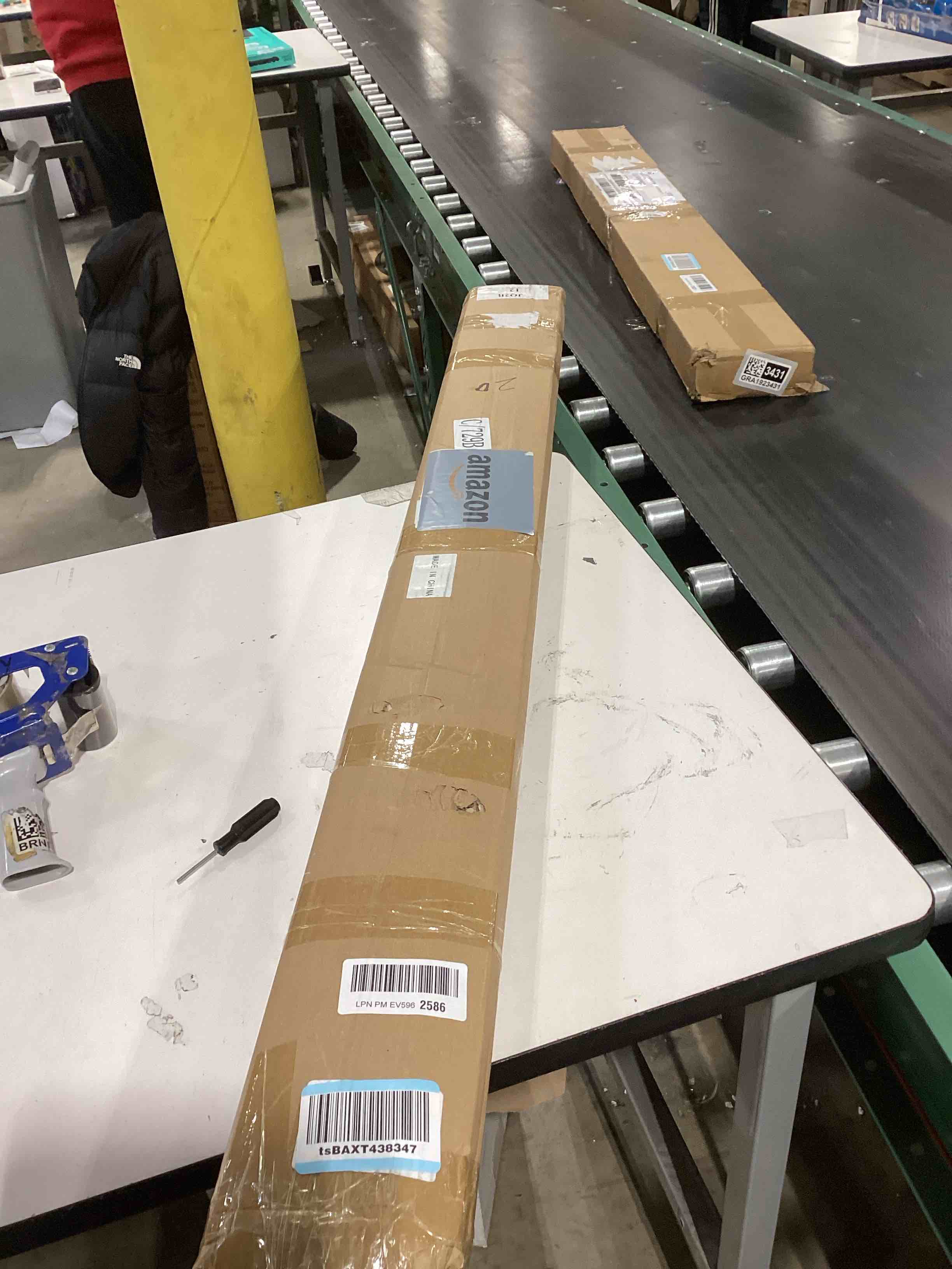 Condition photo showing Good Condition for Hanaive 2 Pack Pool Noodles 52 Inch Foam Pool Swim Noodles Hollow Foam Noodle for Christmas Decoration Swimming Floats DIY Floating Craft Projects(Green)