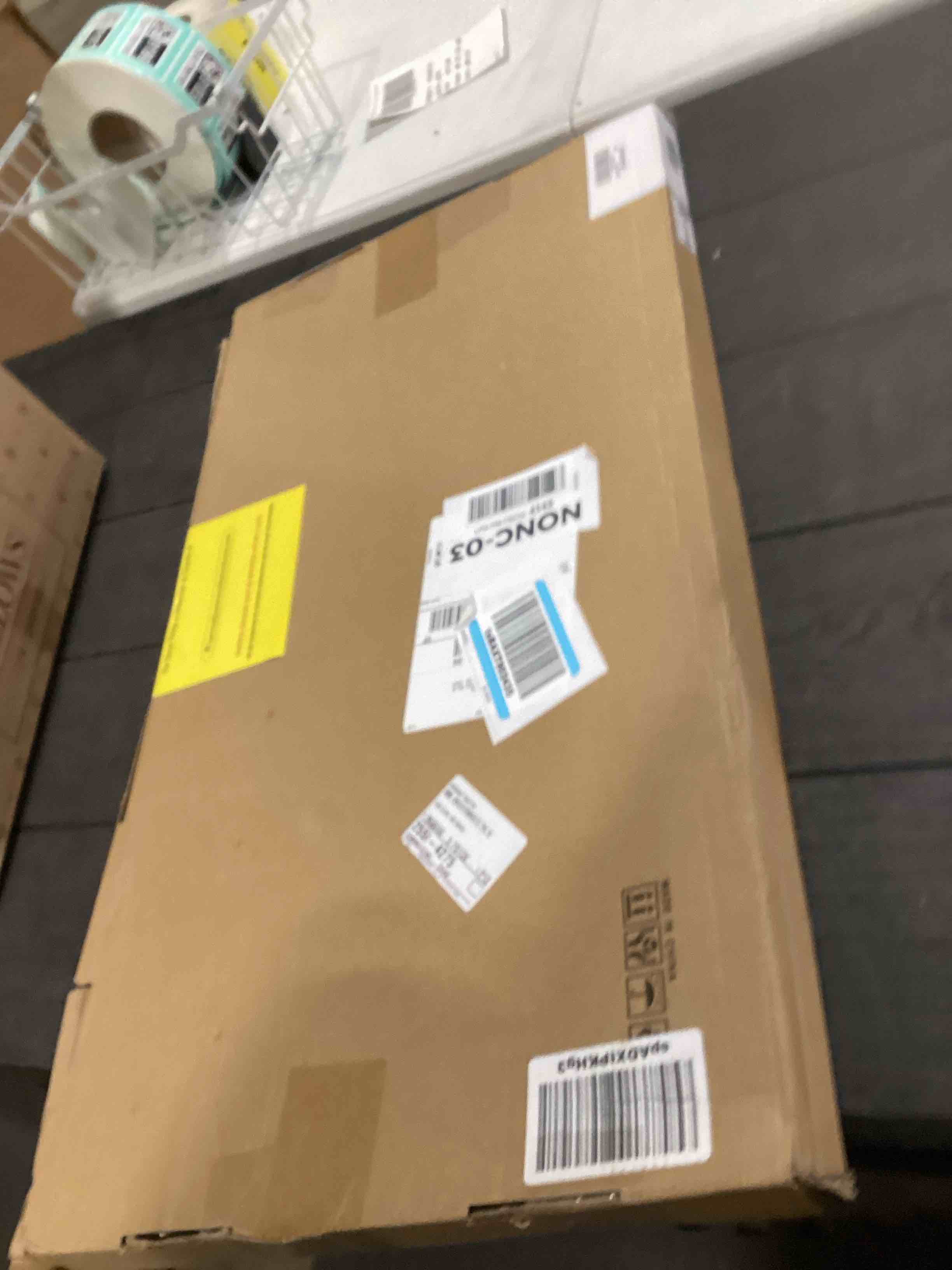 Condition photo showing Good Condition for Serene Valley 27-9/16" x 14-9/16" Sink Protector, Rear Drain with Corner Radius 3/16", Sink Grid NLW2815R