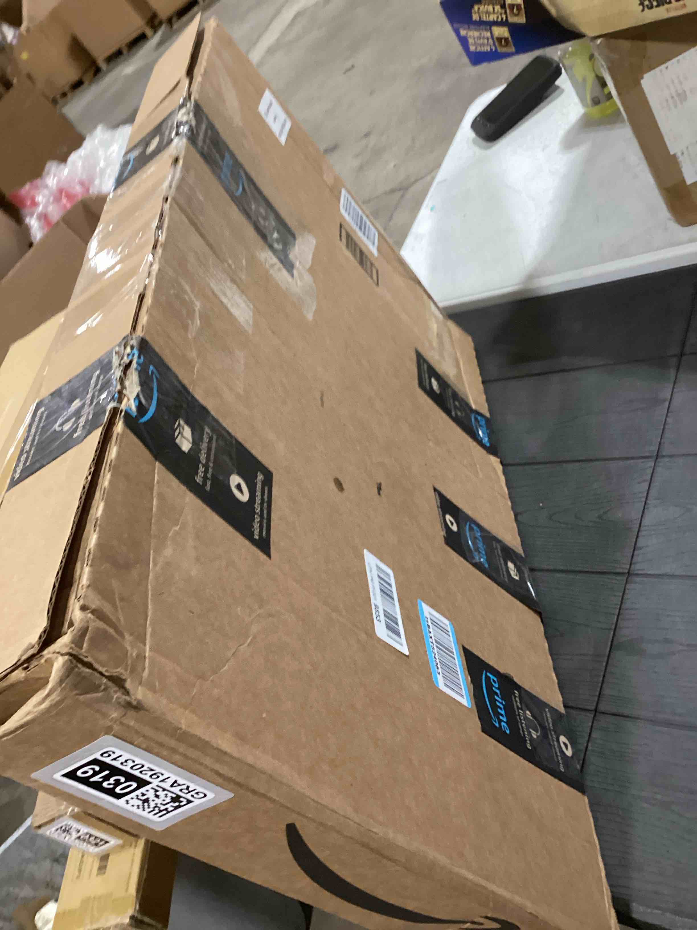 Condition photo showing Good Condition for MCS Gallery Foundation Poster Frame, Picture Frame For Wall Art, White, 16 x 20 Inch, Single 16 x 20 in White