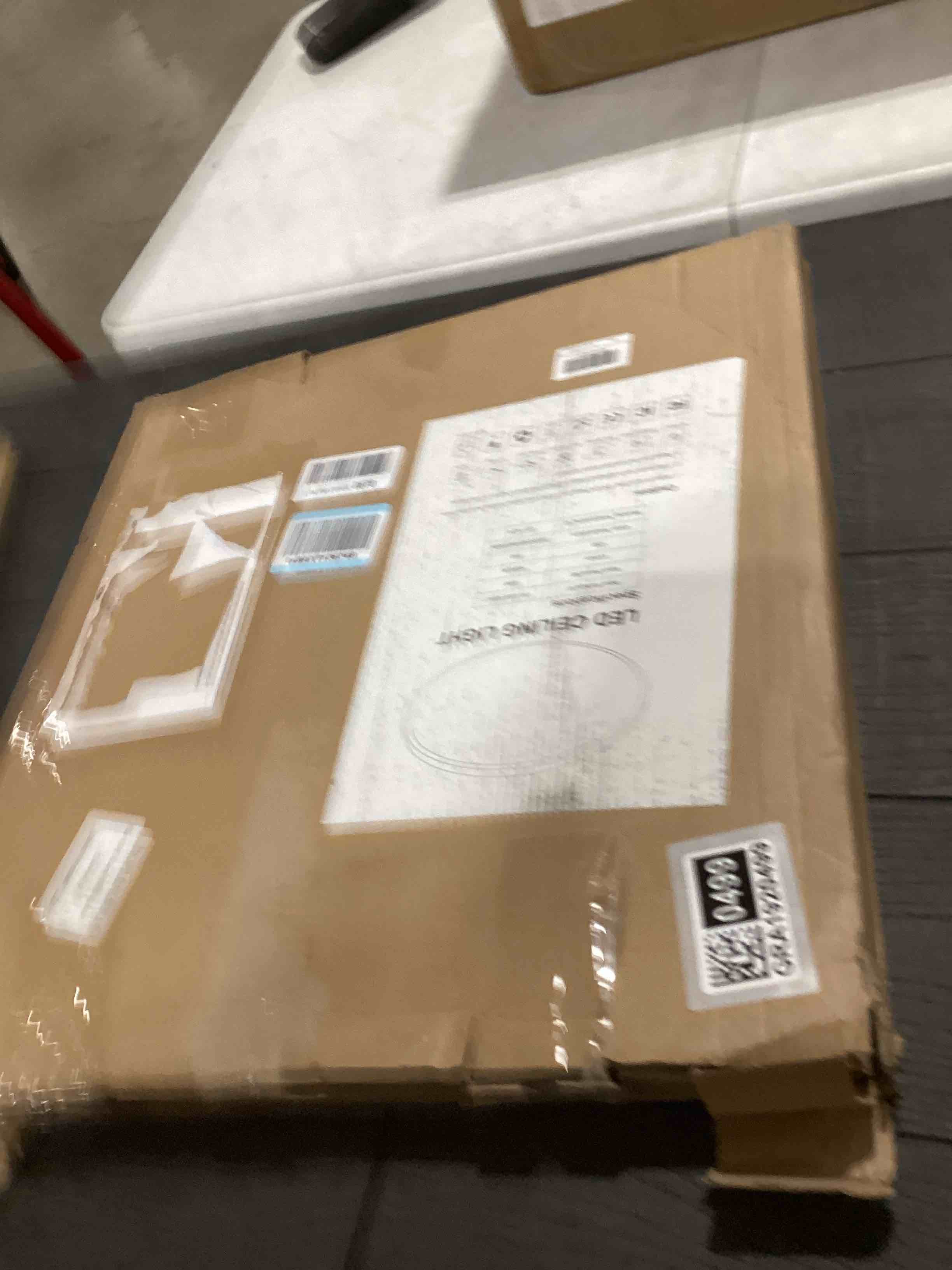 Condition photo showing Good Condition for 20 Inch Led Ceiling Light, 46W 4600lm Ceiling Light Fixture with 3 Color Temperatures 3000k/4000k/6500K, Ultra-Slim Surface Mounted Lighting Fixture for Kitchen Bedroom Dining 20inch