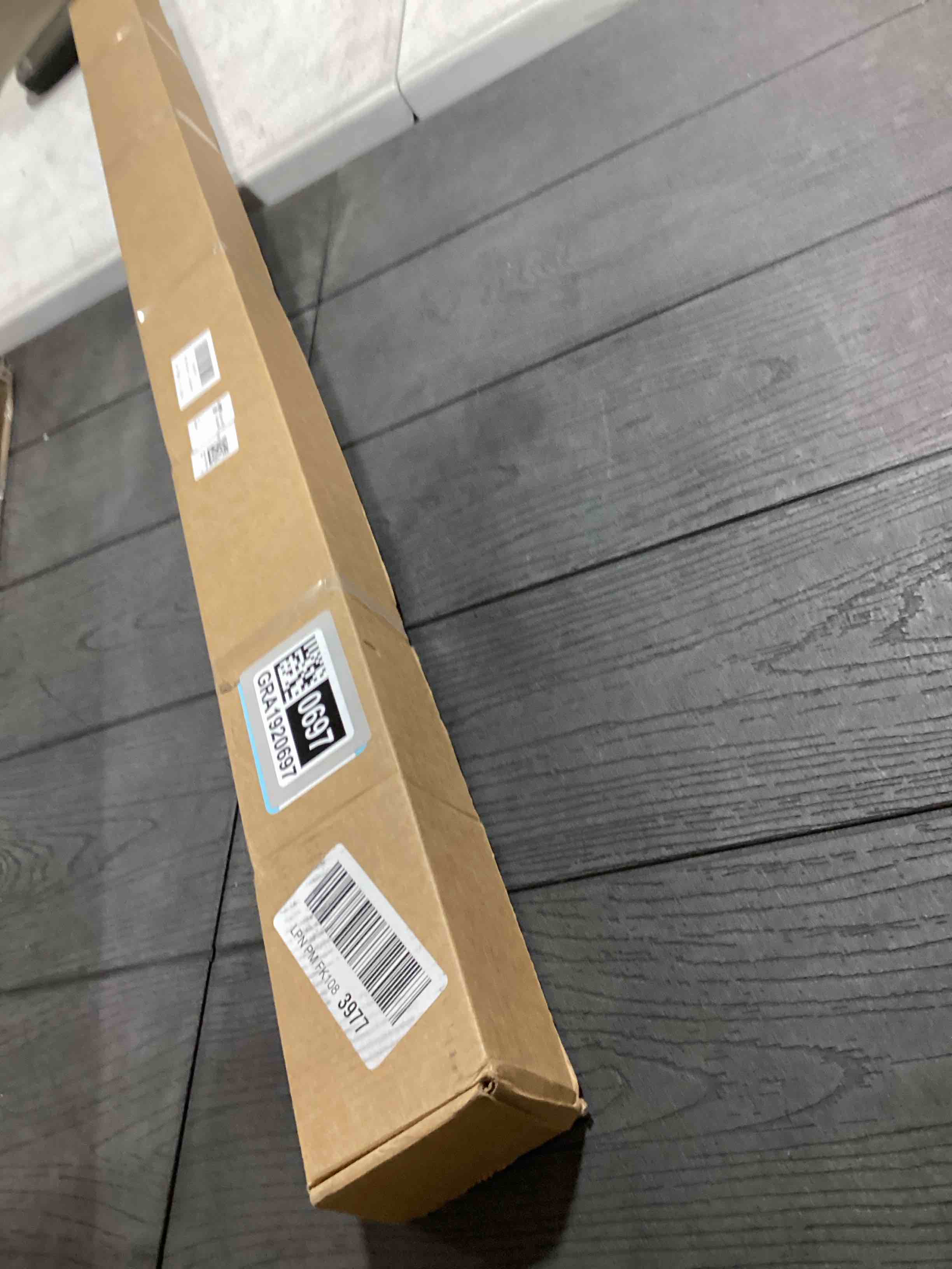 Condition photo showing Good Condition for 46inch 12pcs Dried Pampas Grass Decor Tall-Large Brown Pompas Grass Floral-Natural Tall Fluffy Pampas Grass Flower for Floor Vase,Wedding,Party,Living Room Floor,Boho Home Decor 46inch-12PCS Brown