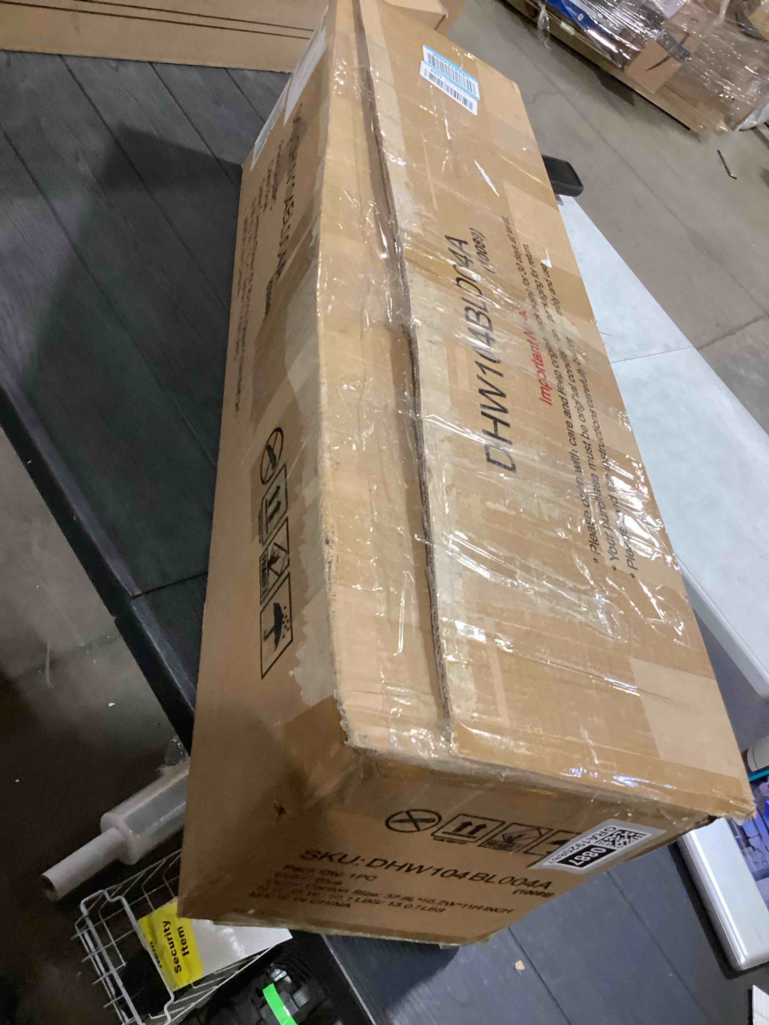 Condition photo showing Good Condition for 6 FT Snow Flocked Artificial Christmas Tree, Full Xmas Tree with 800 Automatically Expanding Branch Tips, Foldable Metal Stand and Hinged Branches, Holiday Decoration for Home, Party, Blue