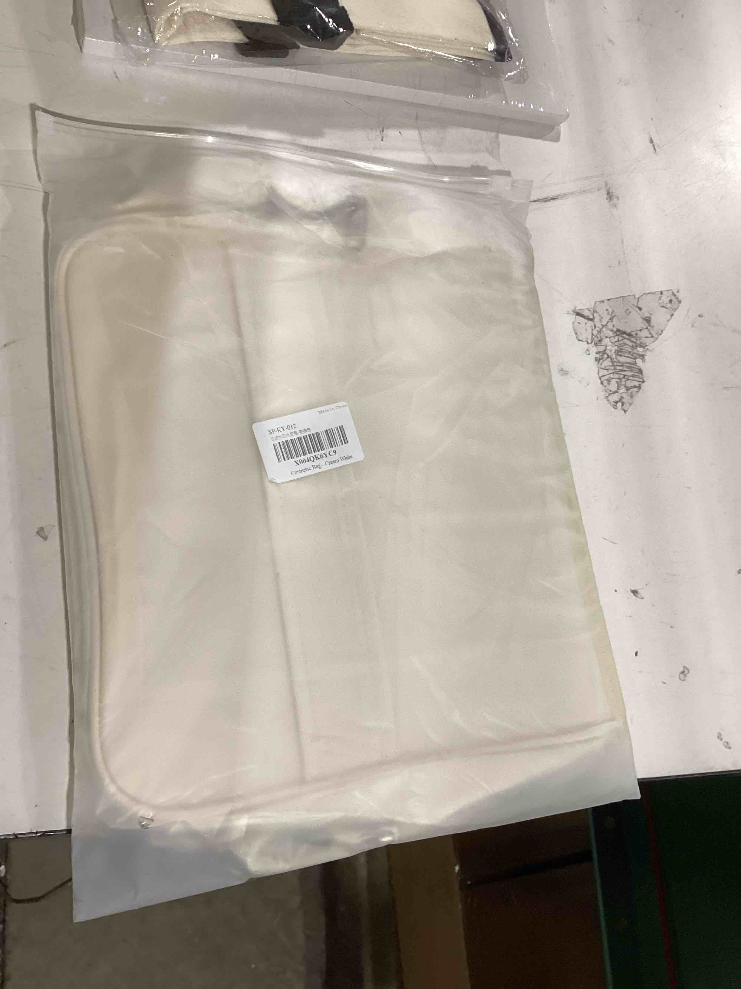 Condition photo showing Good Condition for 2025 Standing Makeup Bag Waterproof, PU Makeup Organizer with Mirror, Large Capacity Cosmetic Bag Portable, Multi Purpose Make up Bag, Travel Essentials Travel Toiletry Bag for Women White