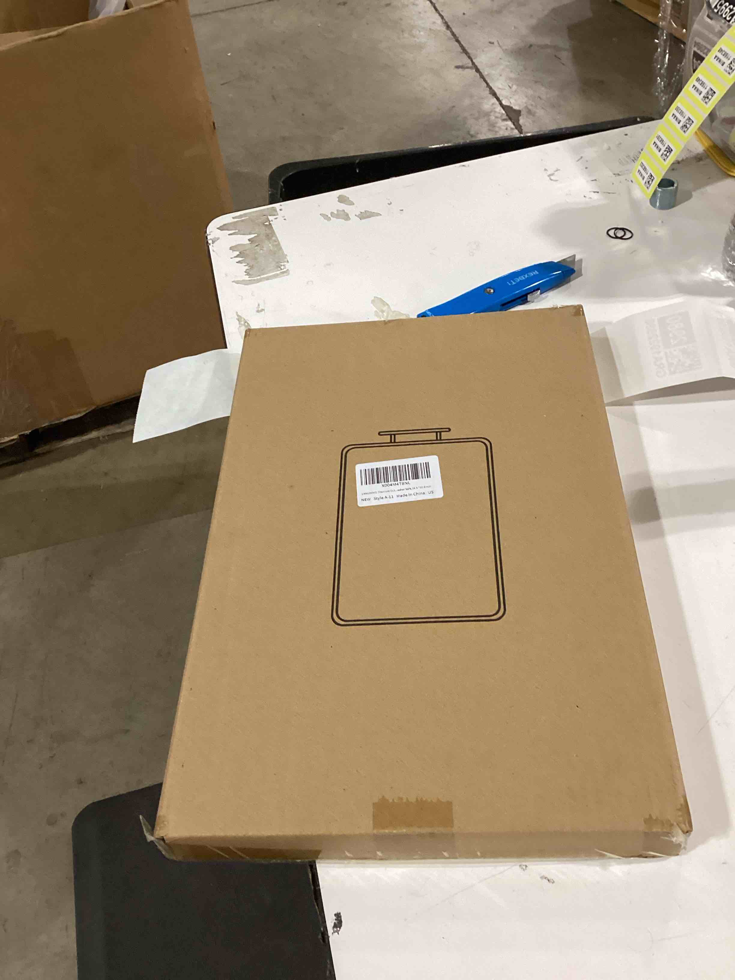 Condition photo showing New/Like New for Titanium Cutting Board,Double-Sided Large Cutting Board for Kitchen, Food Grade chopping board for Meat,Pure Titanium and Wheat Straw PP,Non Toxic,Dishwasher Safe,16.5 * 10.2Inch