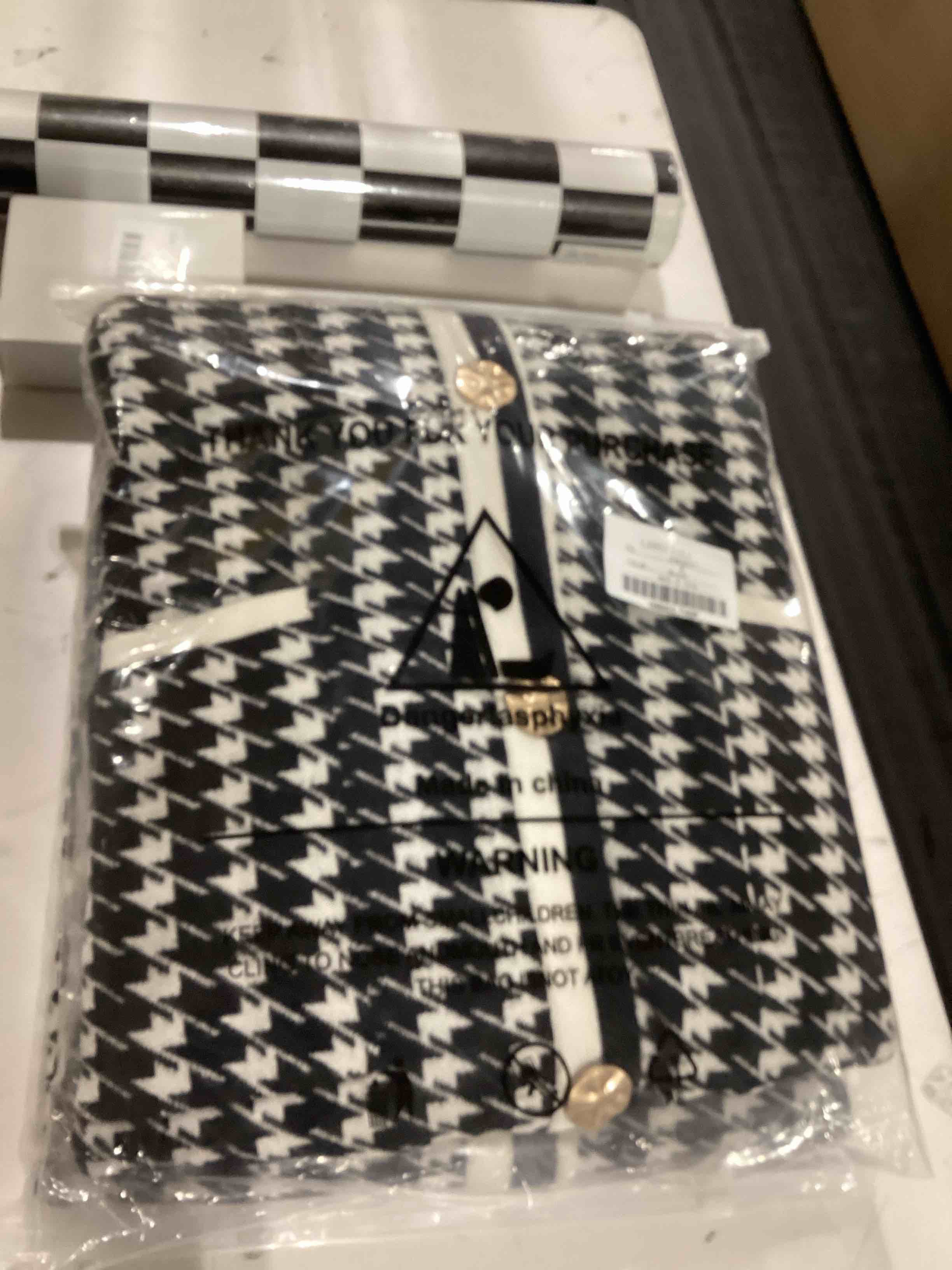 Condition photo showing Good Condition for Women's Houndstooth Knit Cardigan Sweater V-Neck Button-Down Jacket with Pockets Small Black