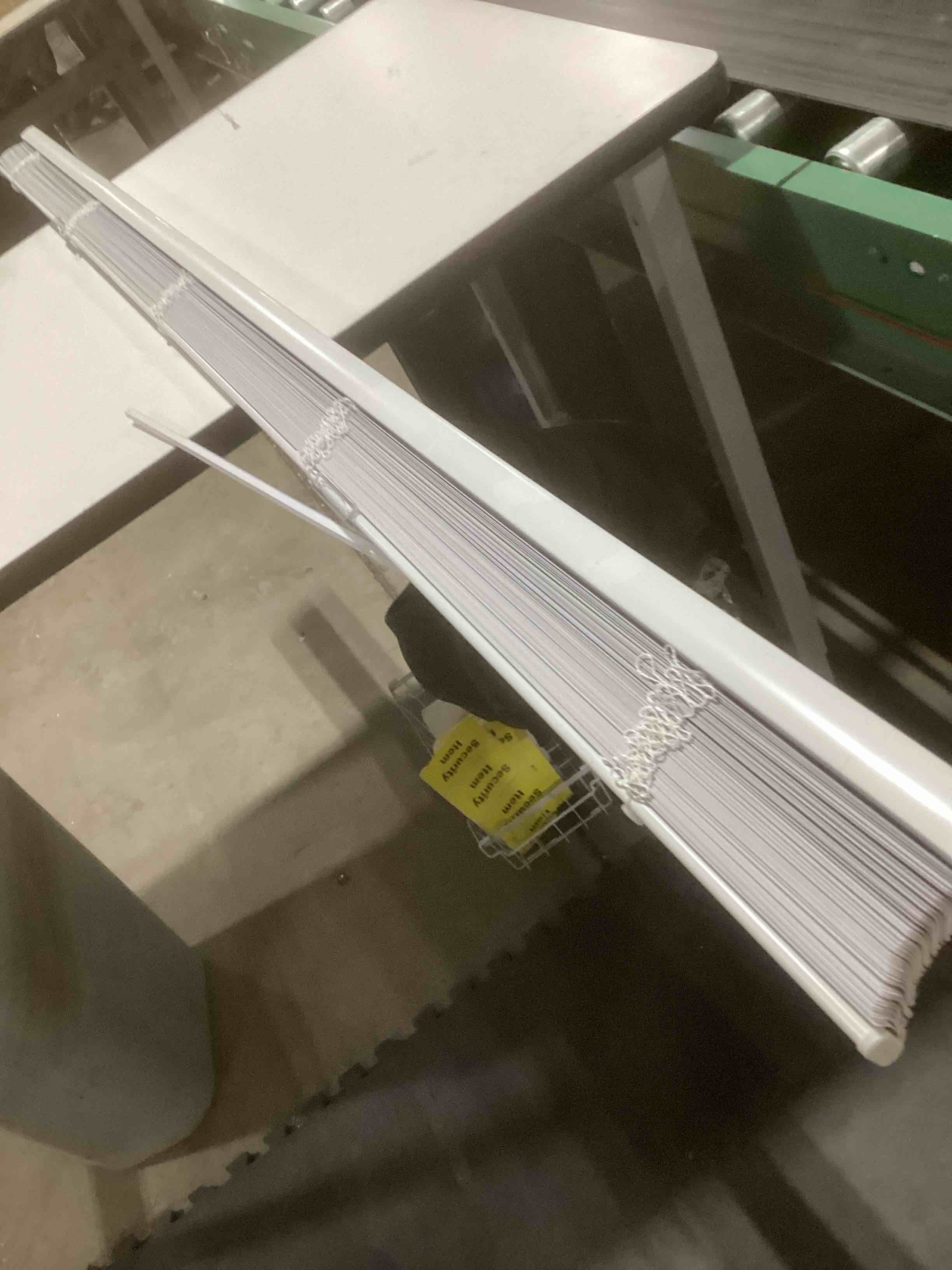 Condition photo showing As Is for INCOMPLETE…LEVOLOR Trim+Go 1-in Slat Width 72-in x 72-in Cordless White Aluminum Room Darkening