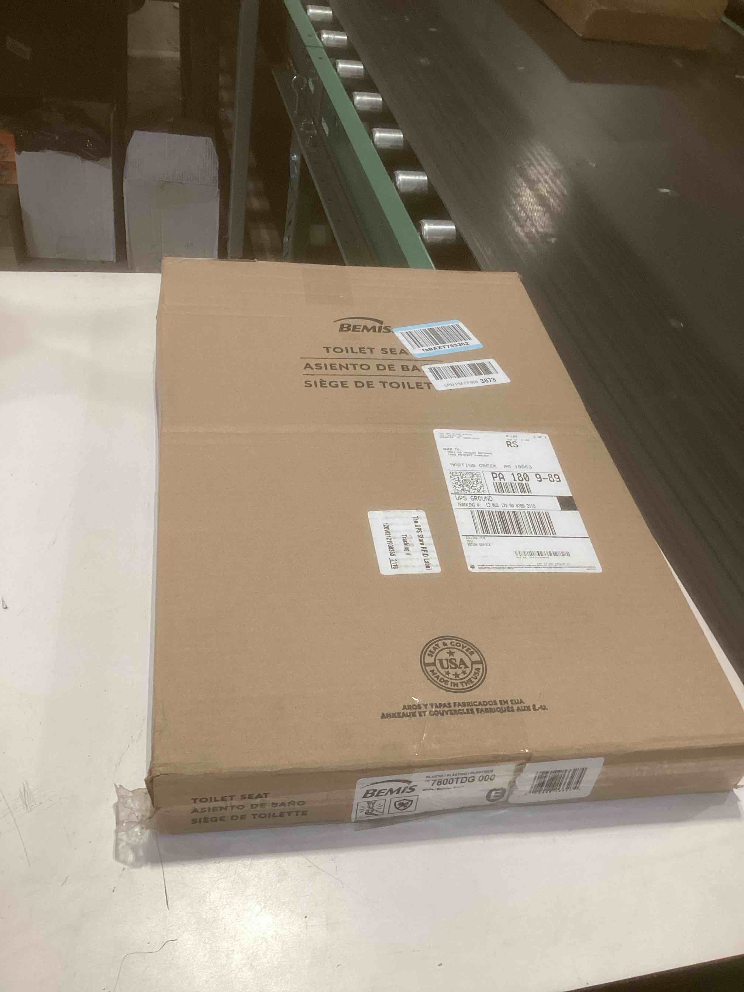 Condition photo showing Good Condition for BEMIS 7800TDG Commercial Closed Front Plastic Toilet Seat, Heavy Duty Industrial Seat with Lid, Secure Installation for Long Lasting Hospitality Use, Elongated, White Elongated White